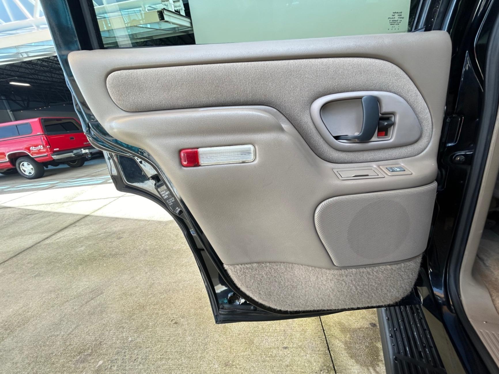 1996 GMC Suburban SLE