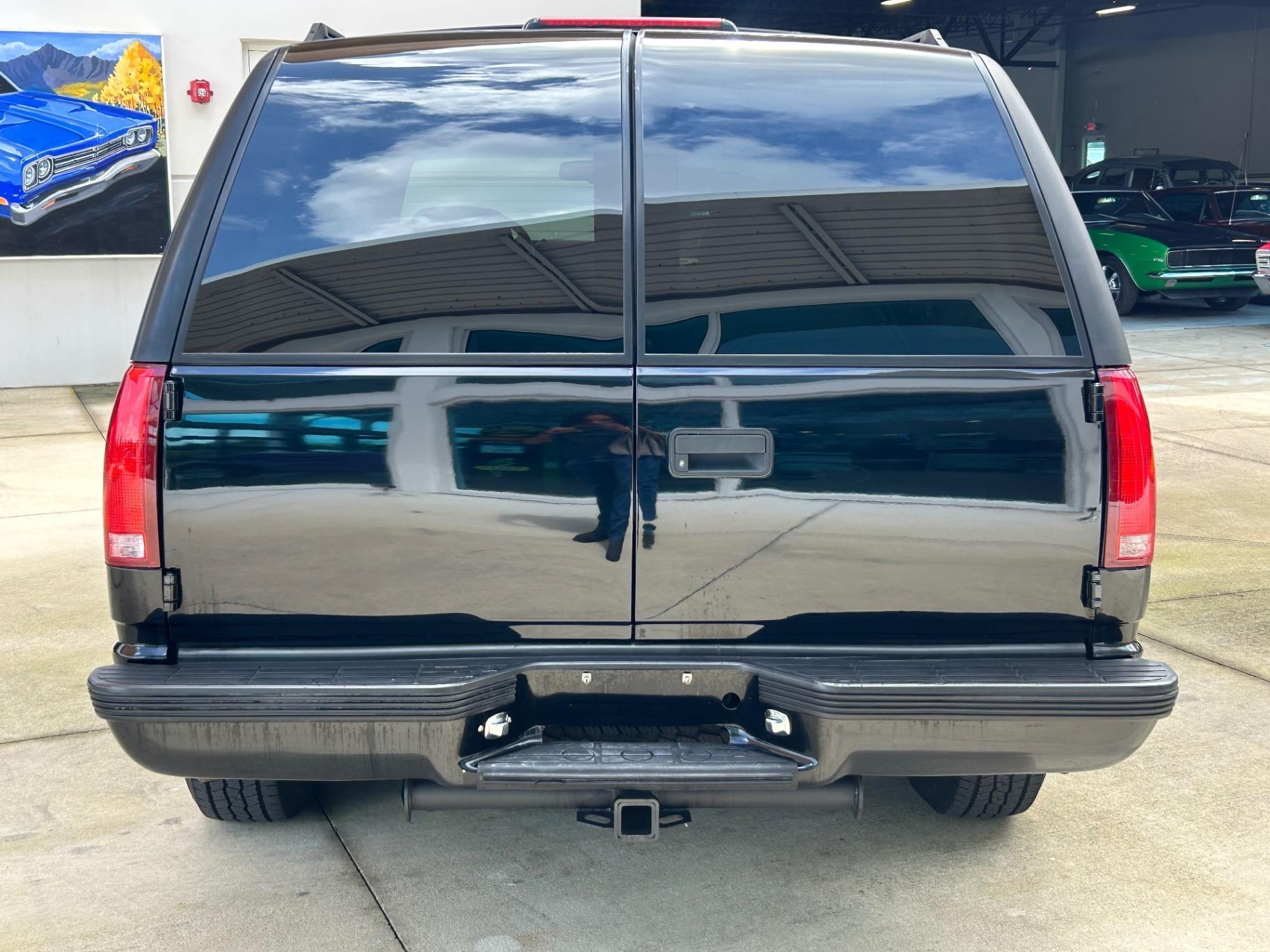 1996 GMC Suburban SLE - 5