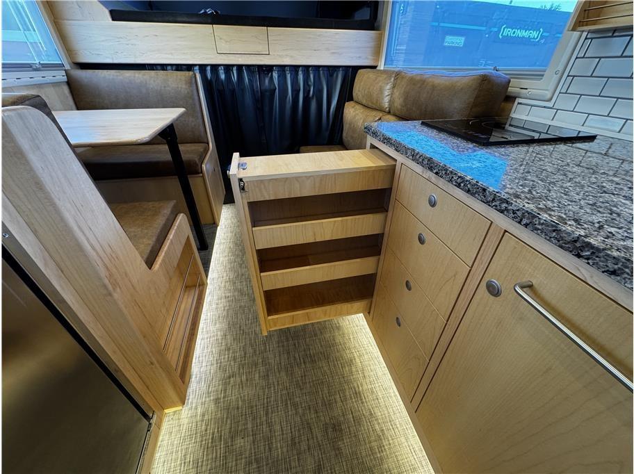 2016 Earthroamer XV-LTS 165
