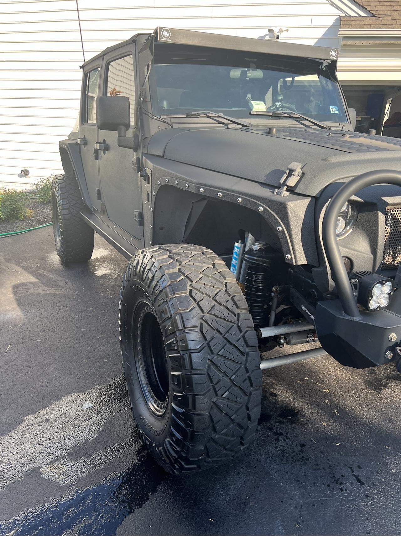 2011 Jeep Wrangler Unlimited Rubicon - 5