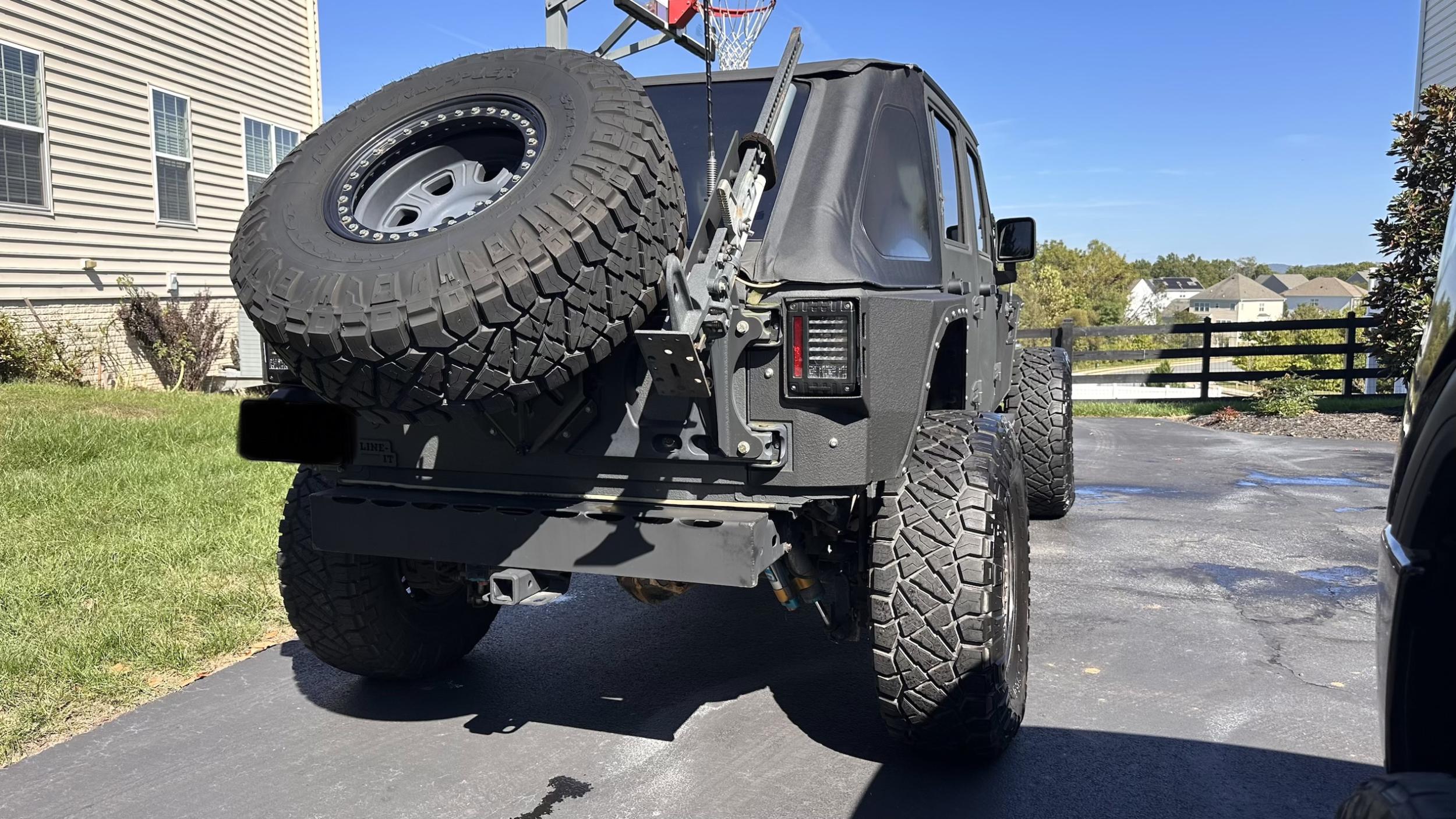 2011 Jeep Wrangler Unlimited Rubicon - 2