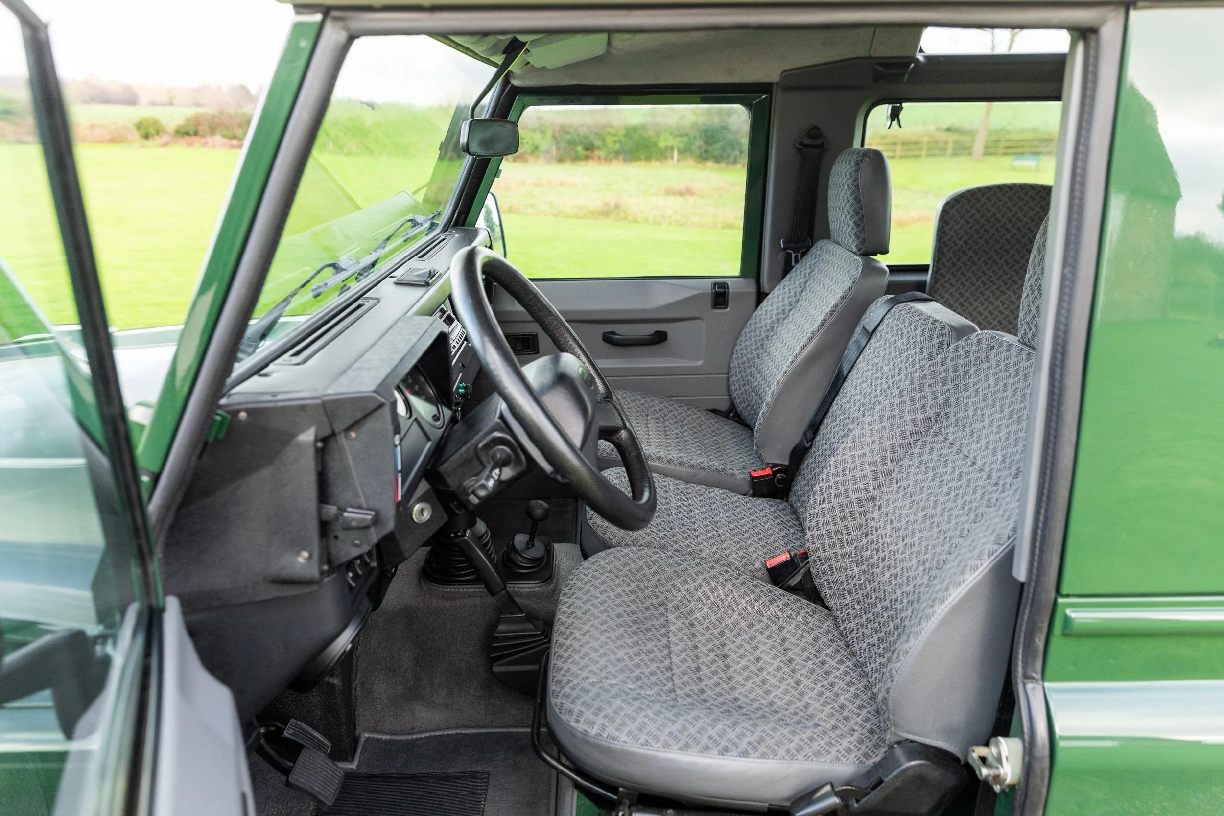 2000 Land Rover Defender 90