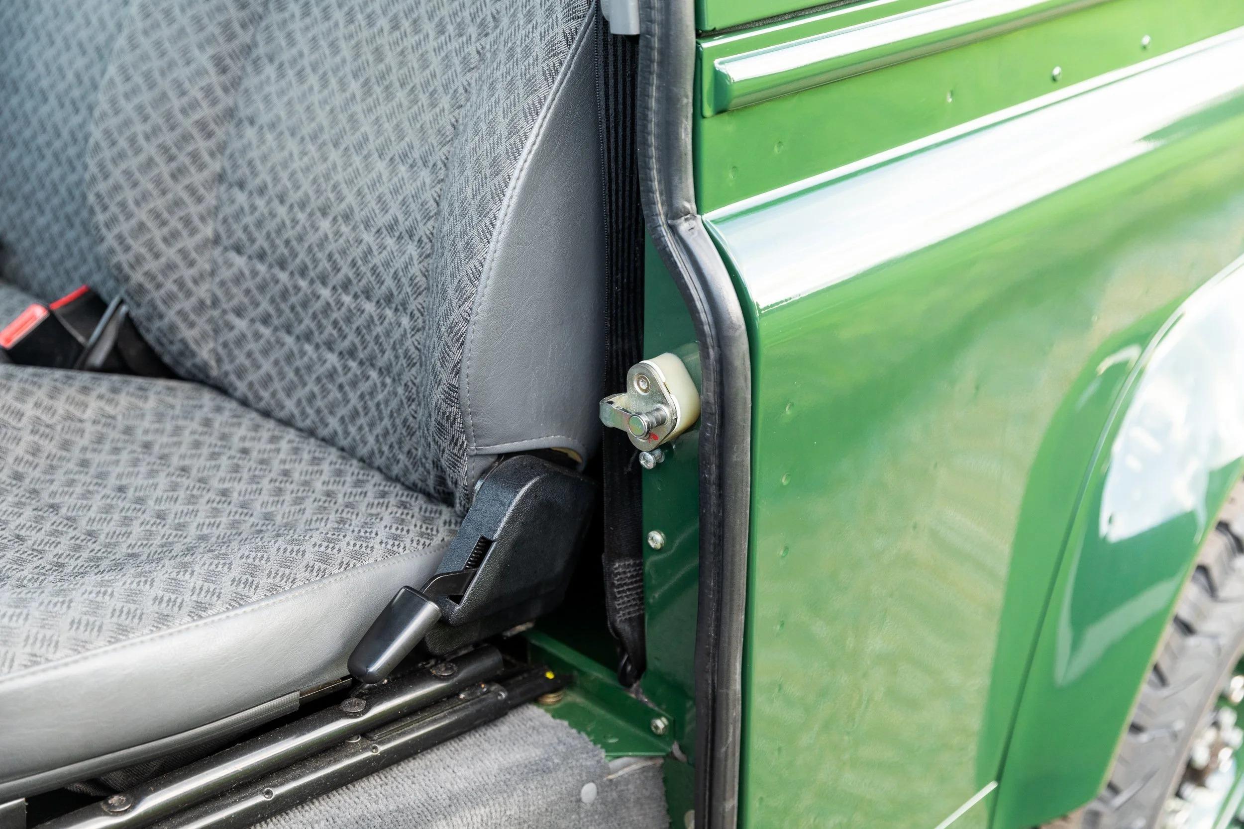 2000 Land Rover Defender 90