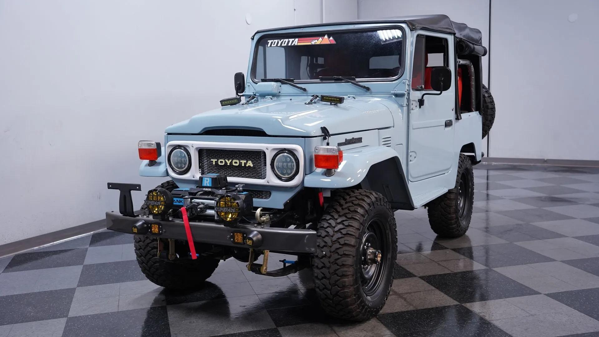 1982 Toyota Land Cruiser FJ40 with Trailer