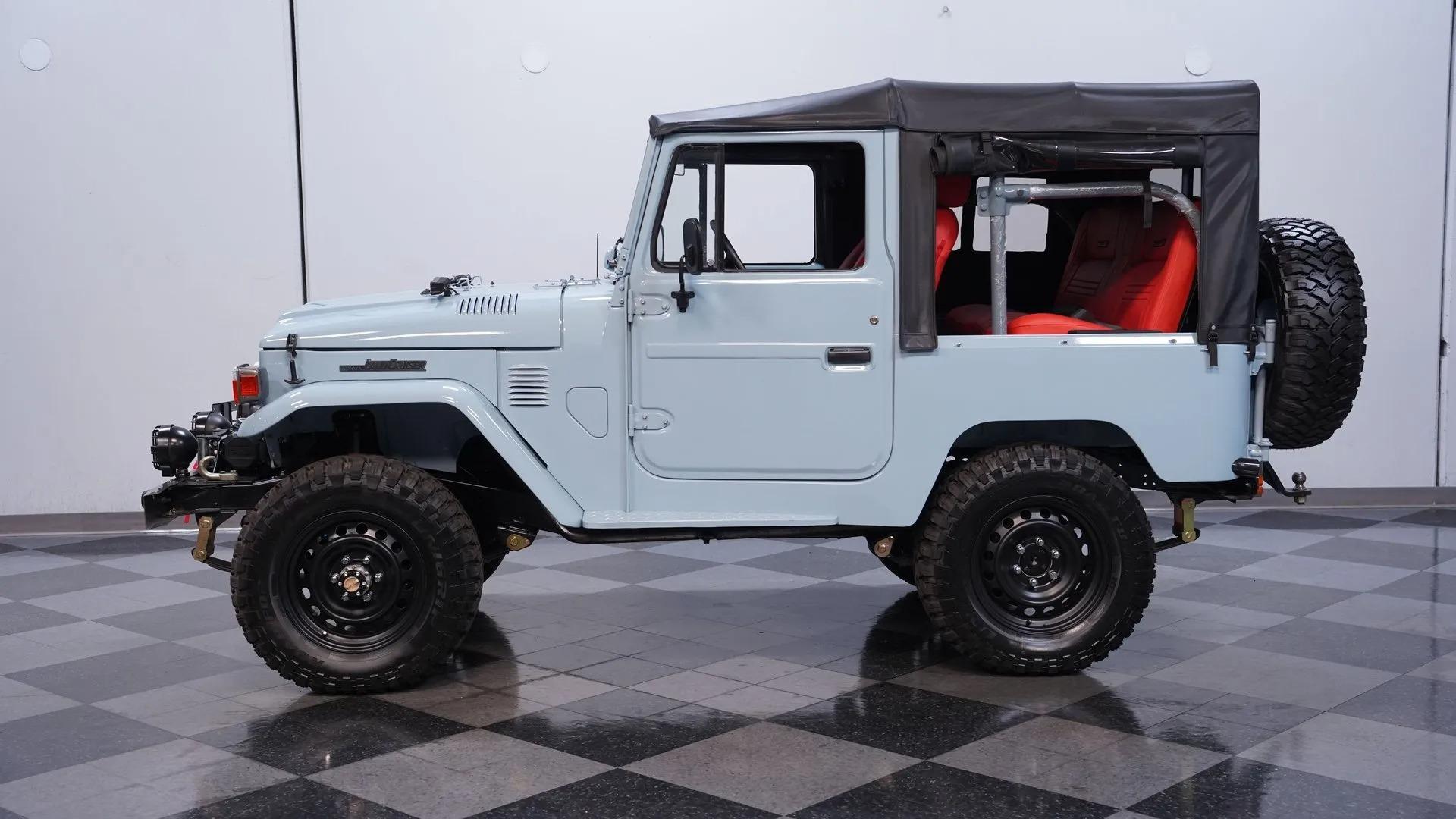 1982 Toyota Land Cruiser FJ40 with Trailer - 3