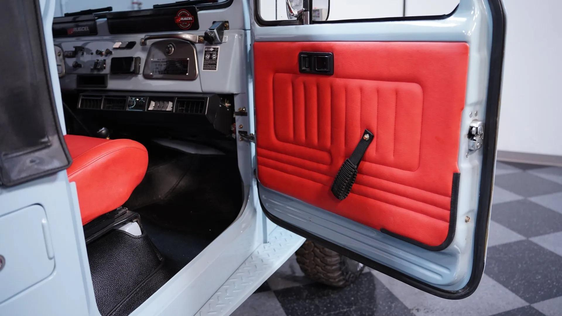 1982 Toyota Land Cruiser FJ40 with Trailer