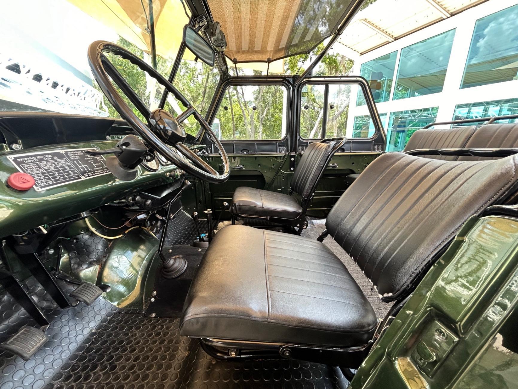 1990 UAZ 469