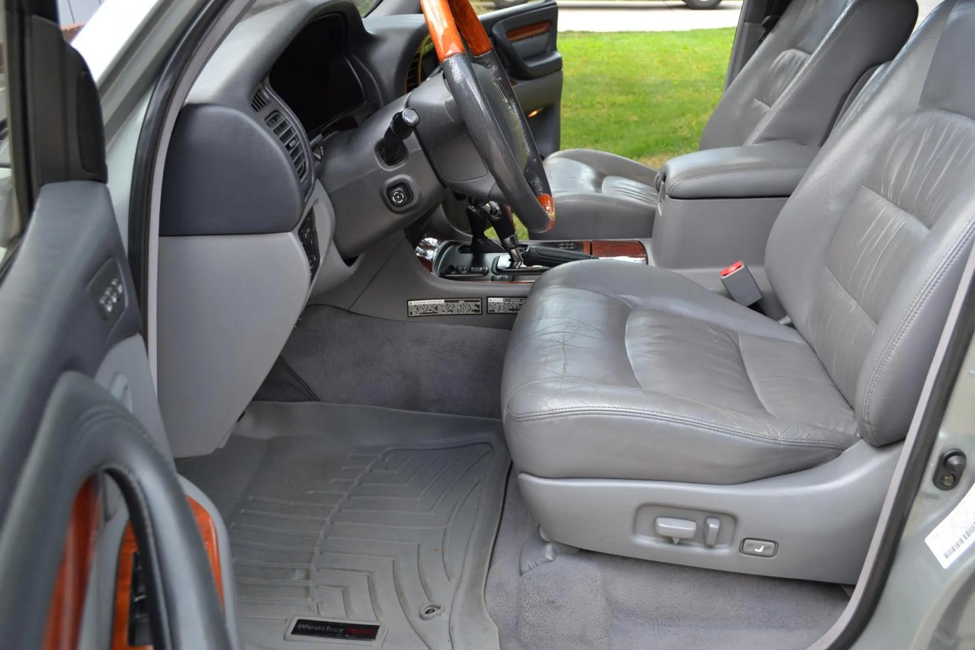 2002 Lexus LX 470