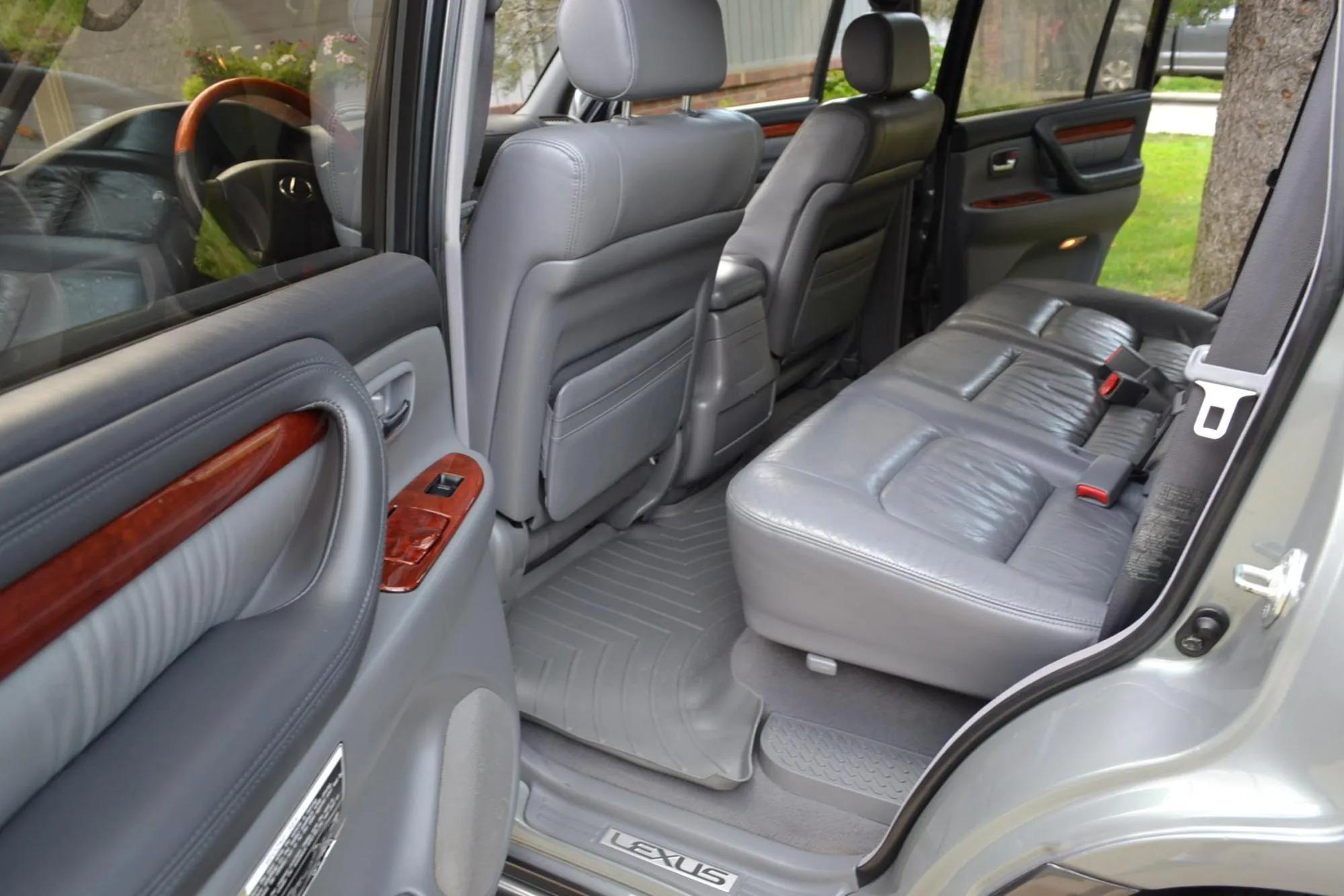 2002 Lexus LX 470