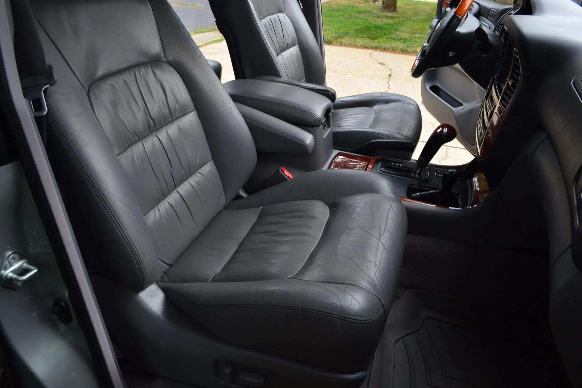 2002 Lexus LX 470