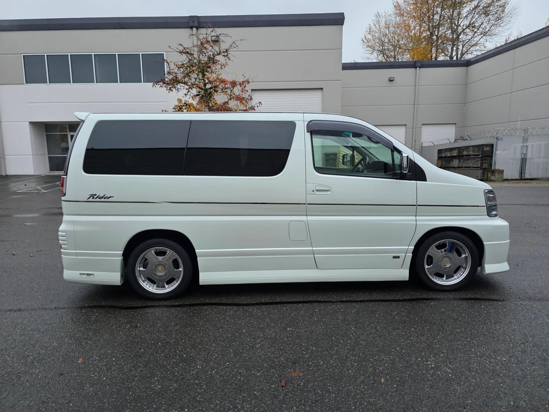 2000 Nissan Elgrand Rider