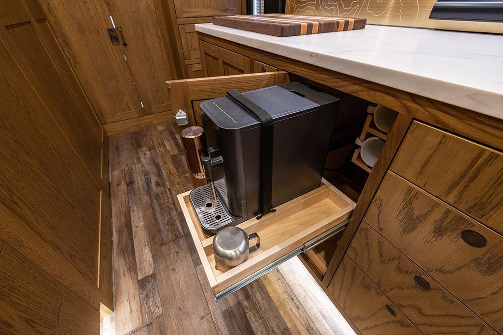 Sale Pending: 2025 EarthRoamer XV-SX-032