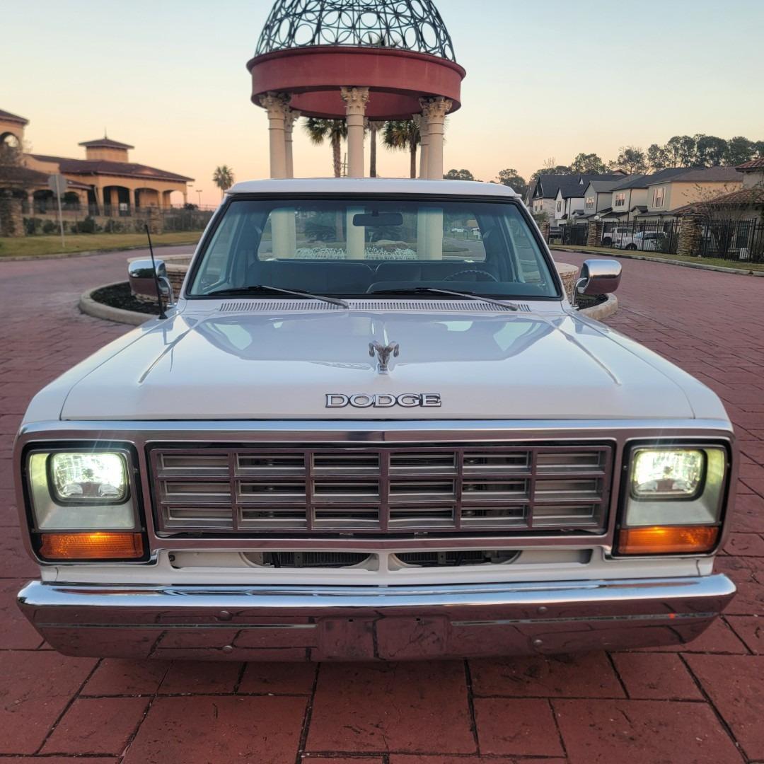 1982 Dodge D150 Resto-Mod