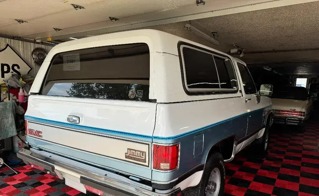1990 GMC Jimmy SLE - 2