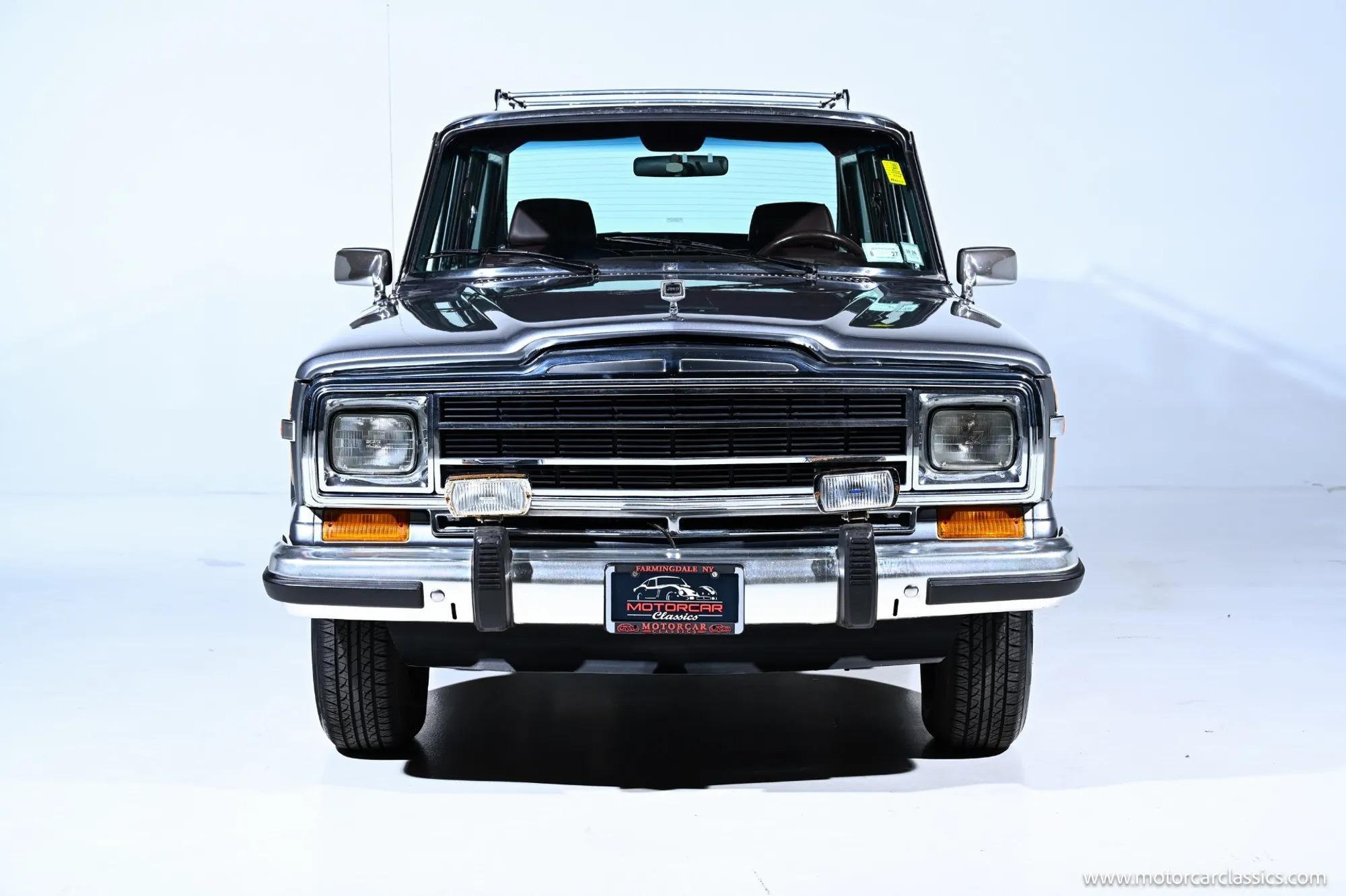 1991 Jeep Grand Wagoneer - 4