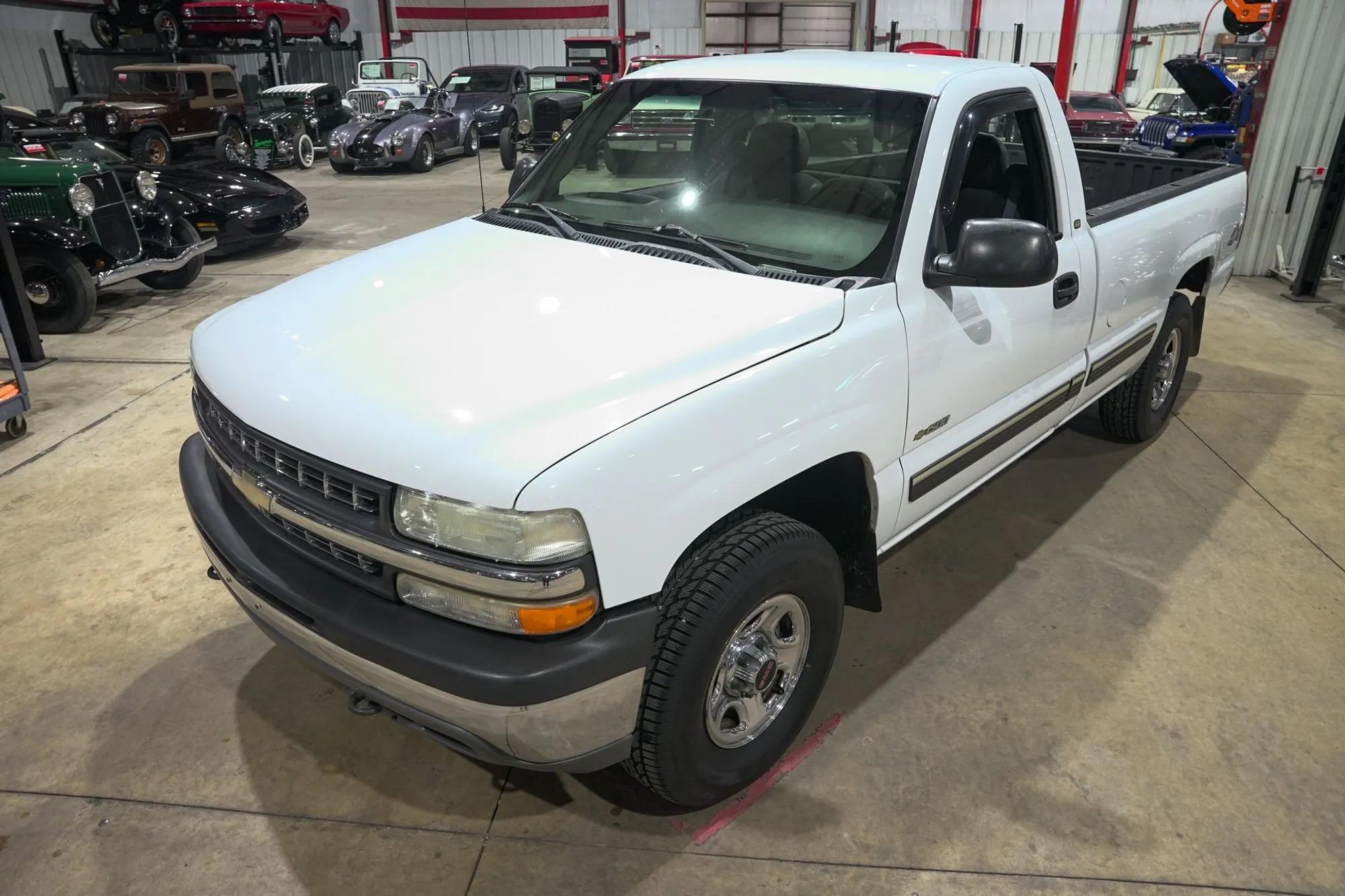 2000 Chevrolet Silverado 1500 LS