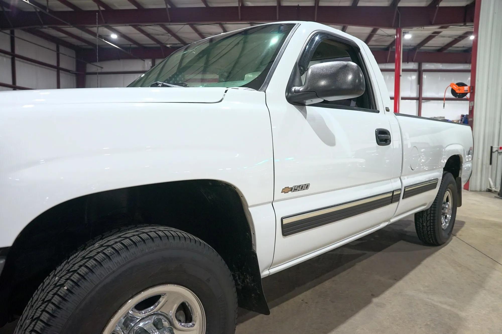 2000 Chevrolet Silverado 1500 LS