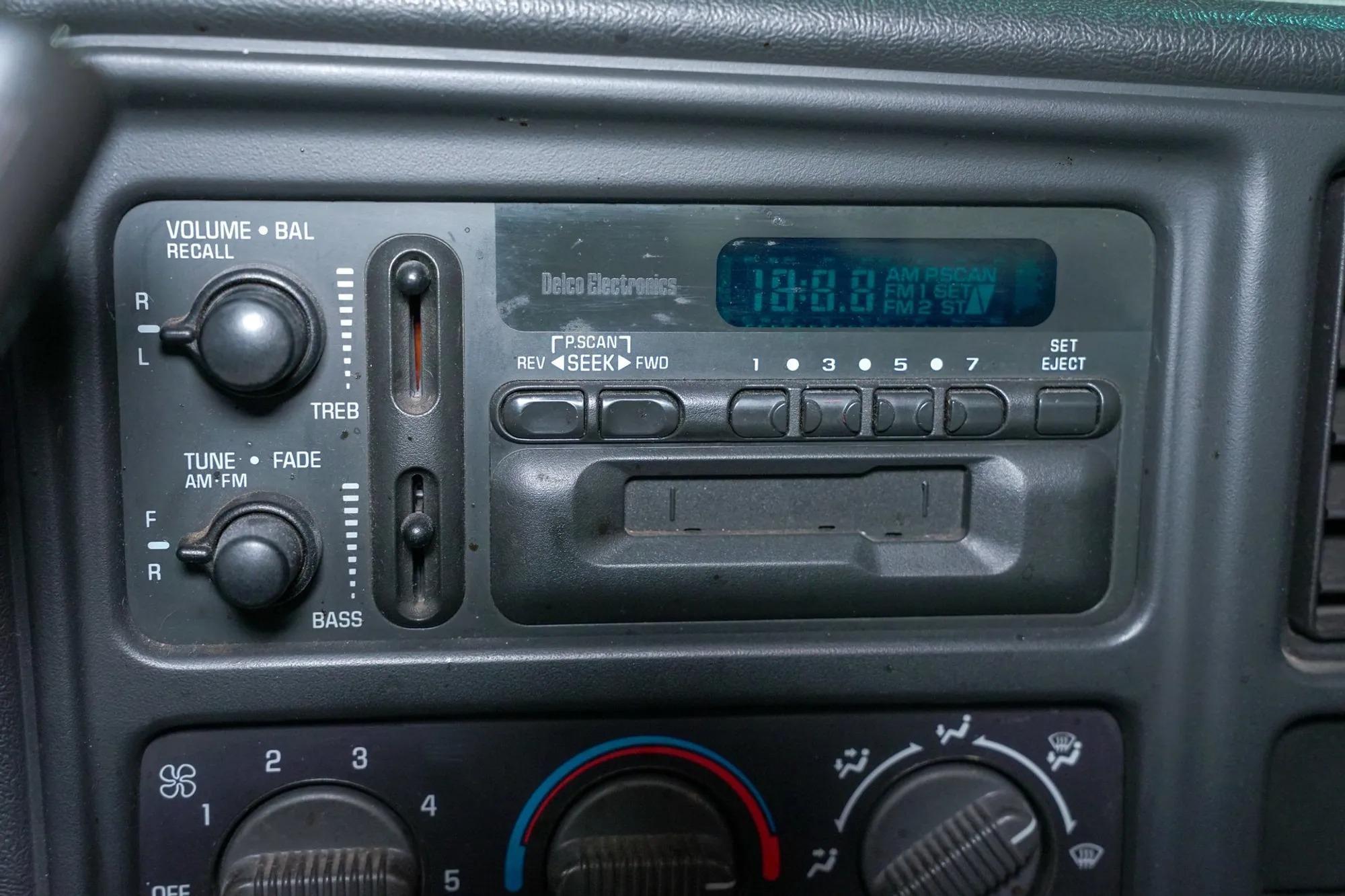 2000 Chevrolet Silverado 1500 LS