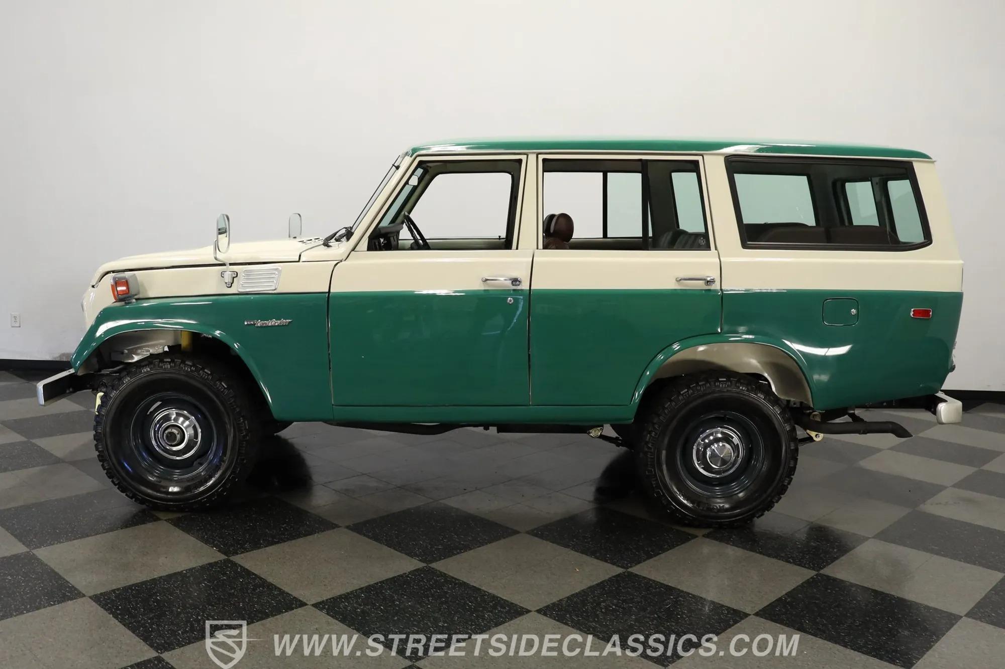 1977 Toyota Land Cruiser FJ55 - 2