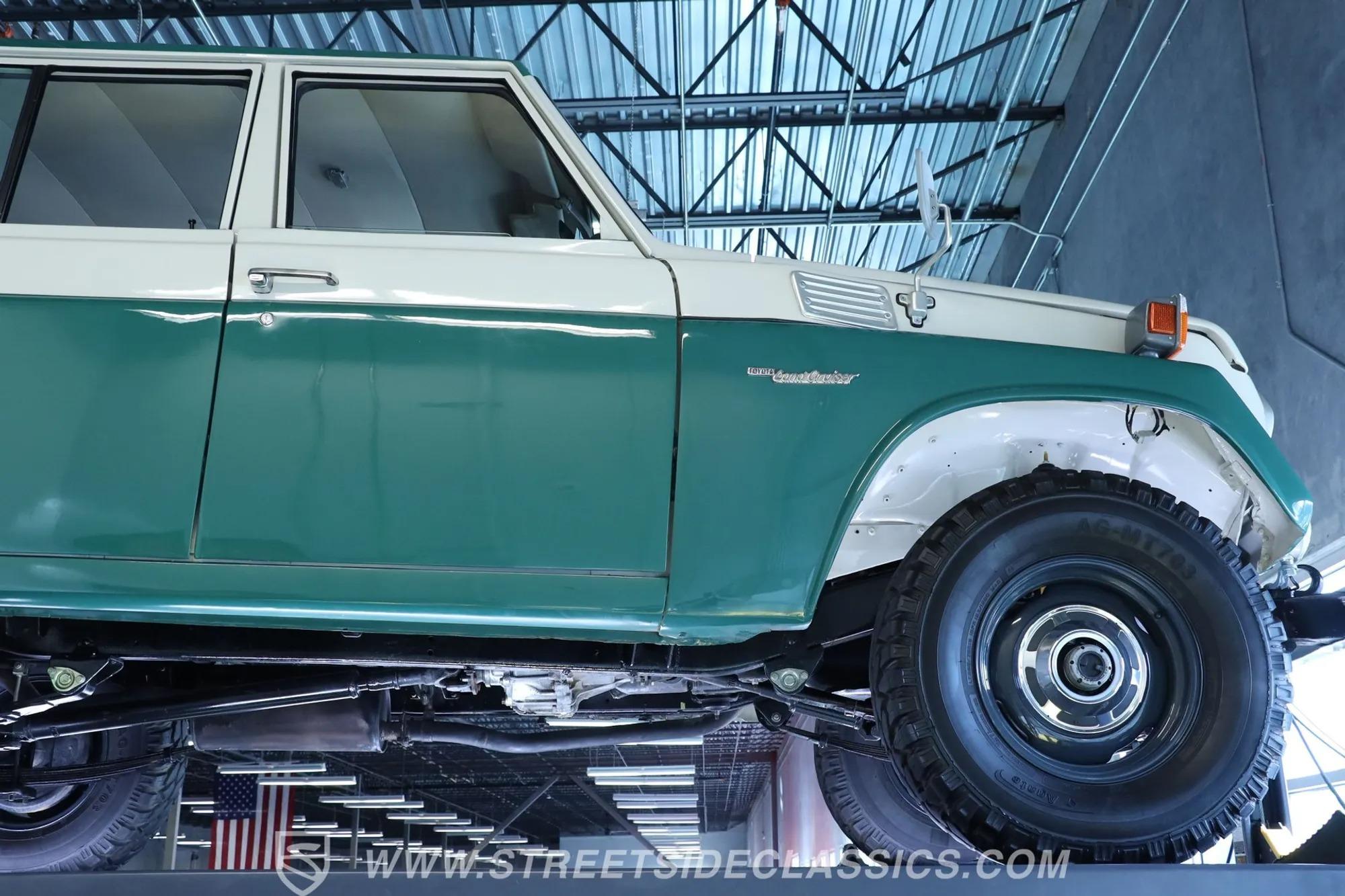 1977 Toyota Land Cruiser FJ55