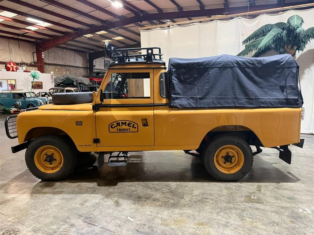 1981 Land Rover Series III 109 High-Cap
