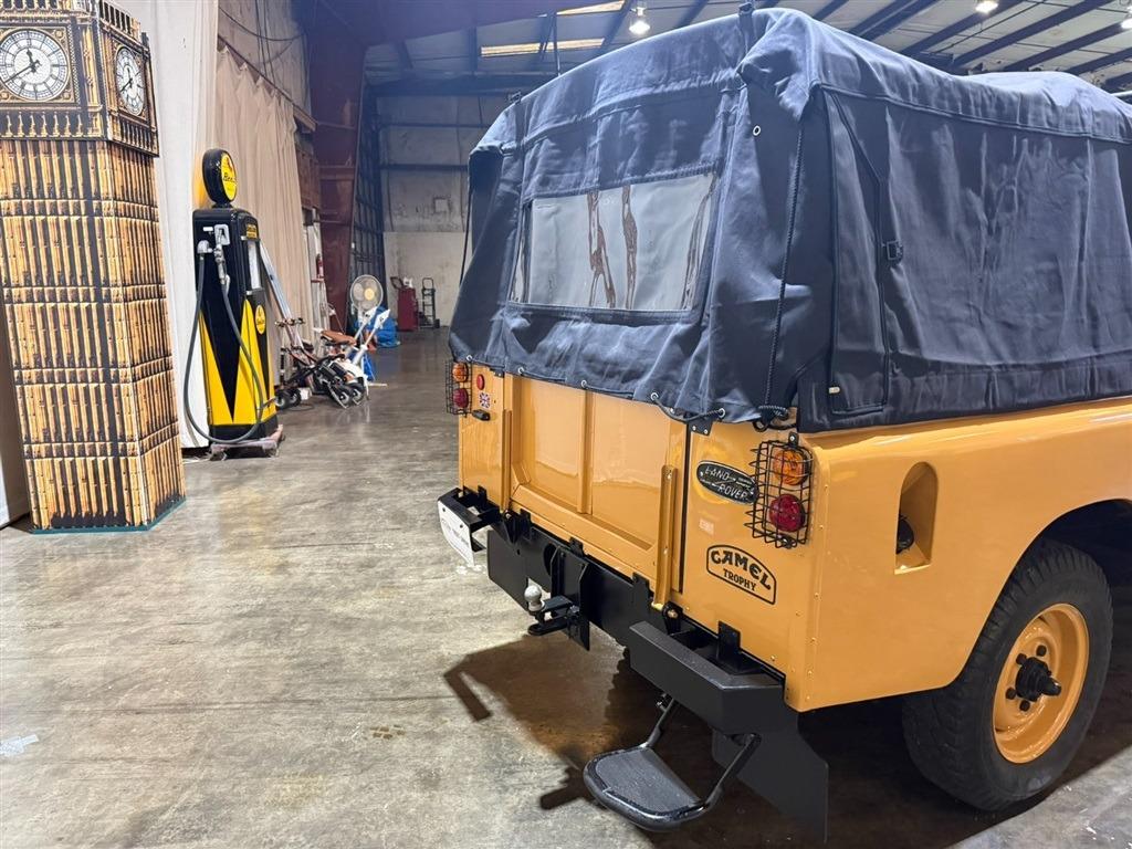 1981 Land Rover Series III 109 High-Cap