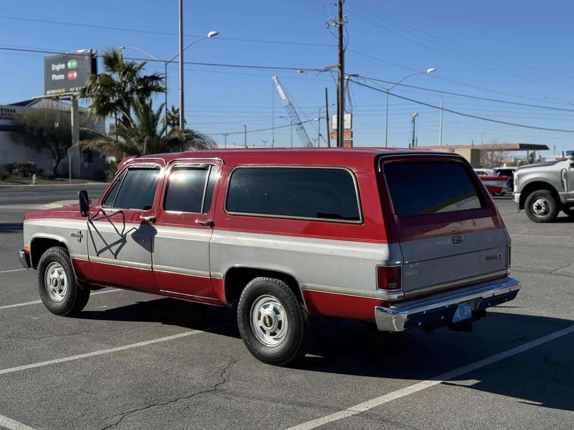 1984 Chevrolet Suburban C20 - 5