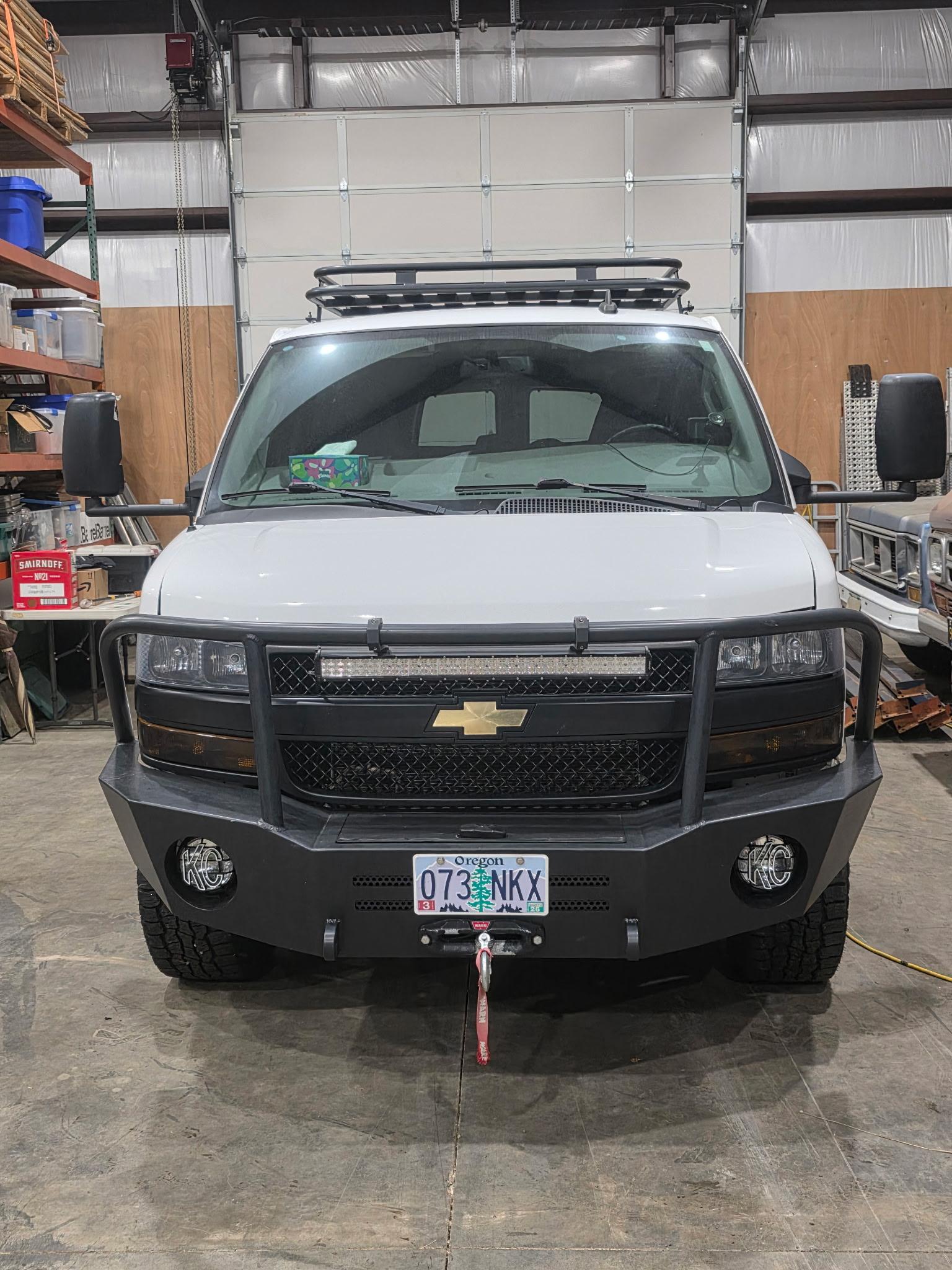2021 Chevrolet Express LS 3500 4×4 - 2