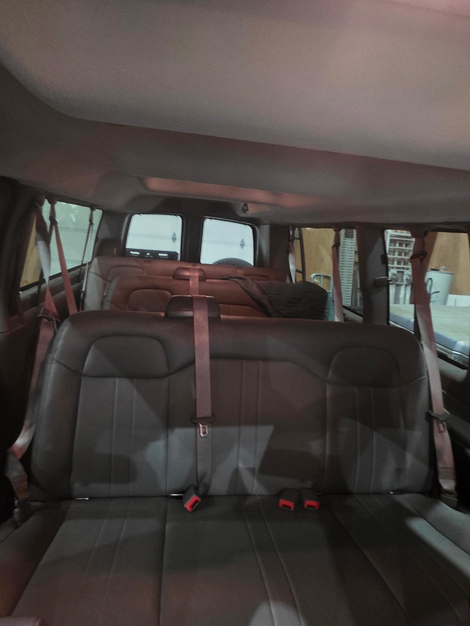 2021 Chevrolet Express LS 3500 4×4