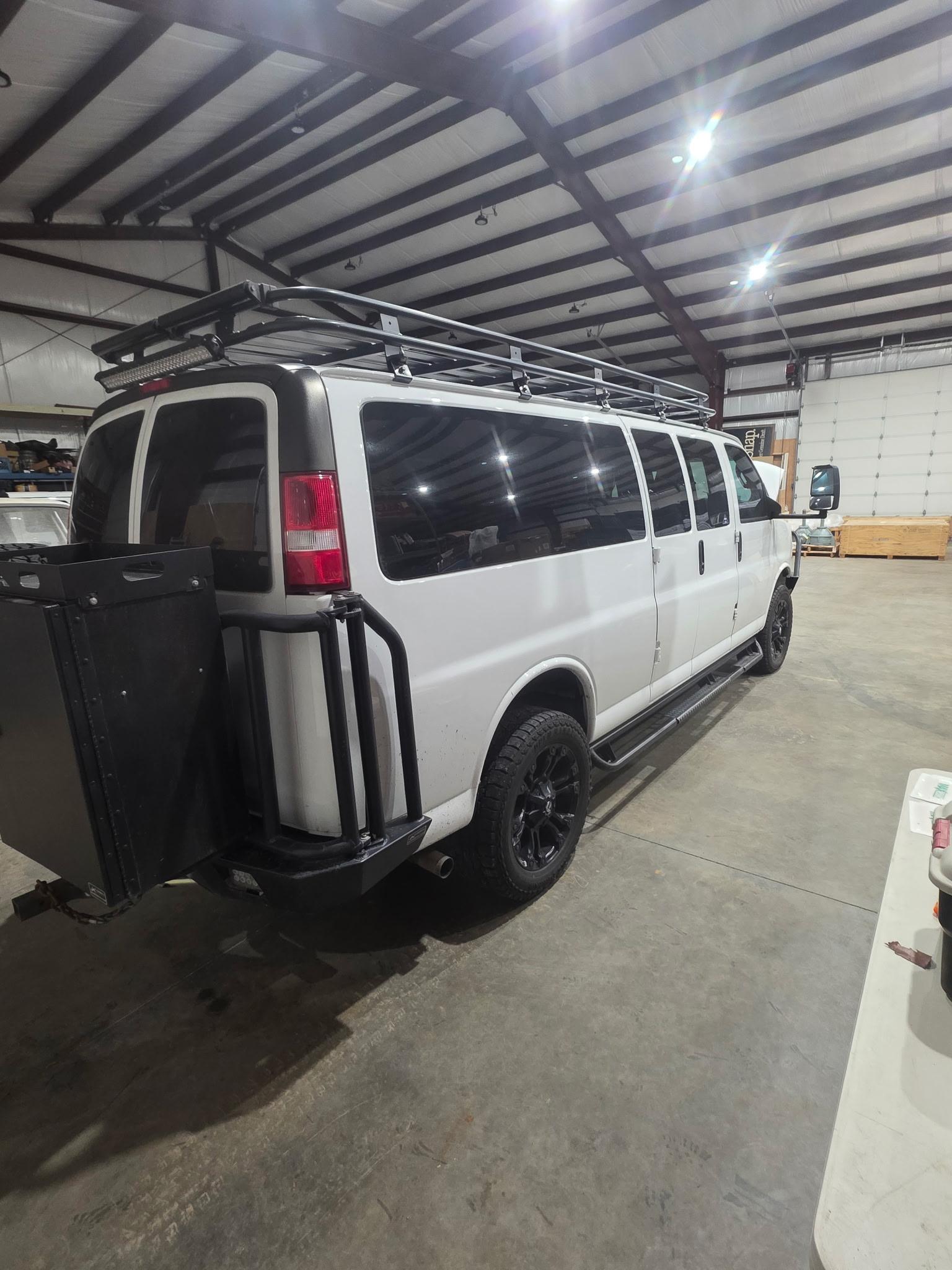 2021 Chevrolet Express LS 3500 4×4 - 4