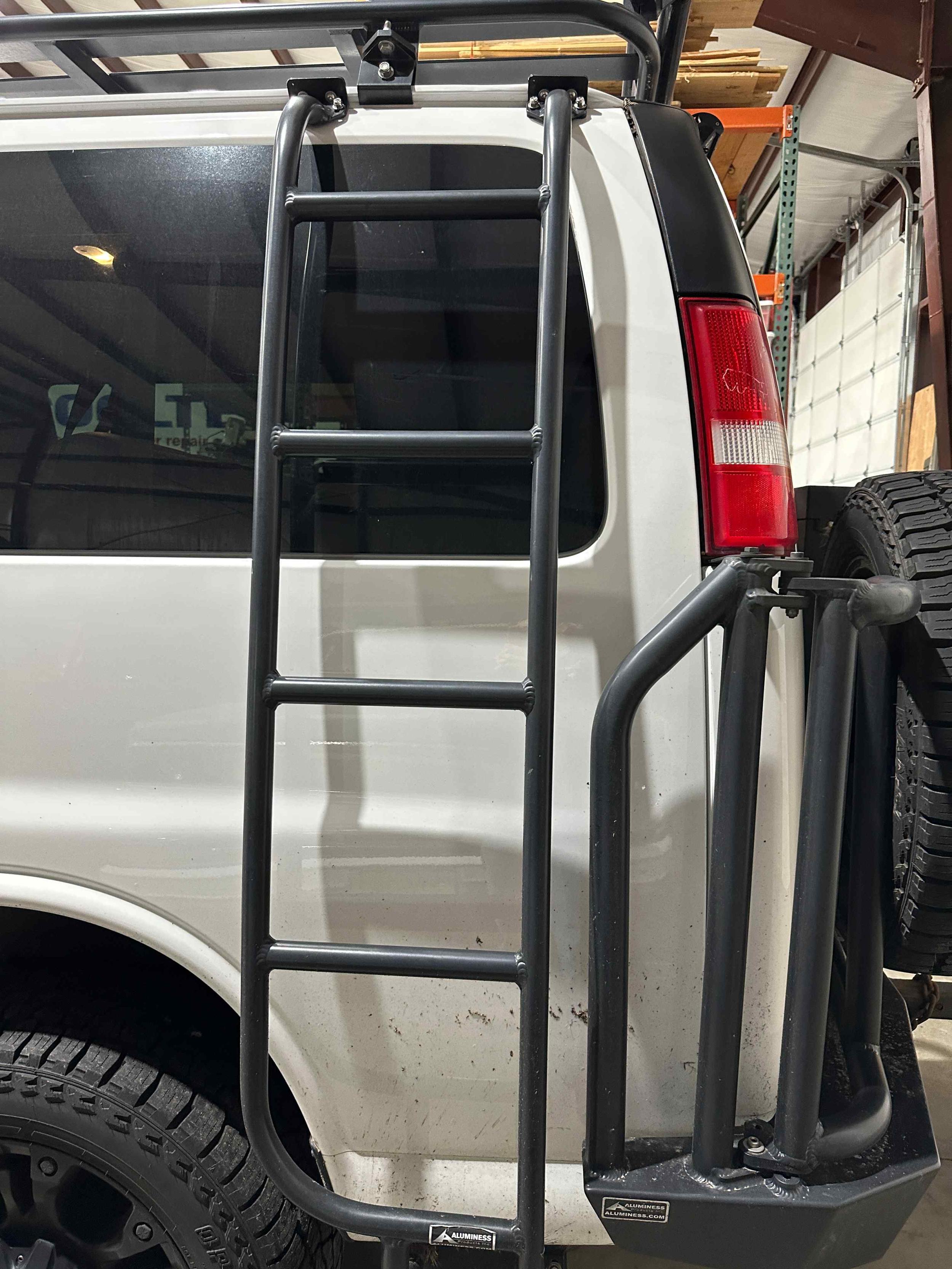 2021 Chevrolet Express LS 3500 4×4