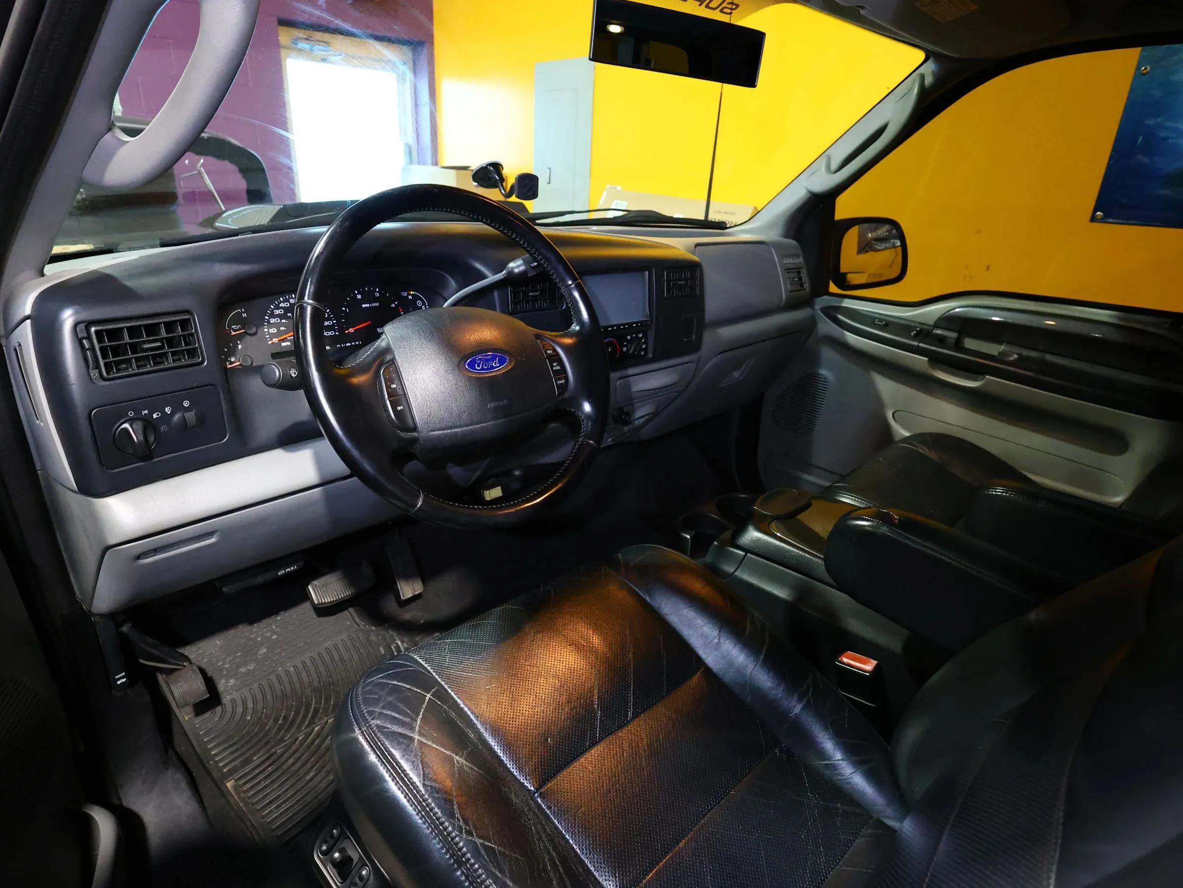2003 Ford F-350 XLT Dually - 4