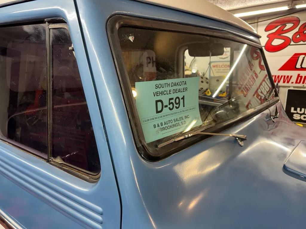 1962 Willys Jeep Pickup