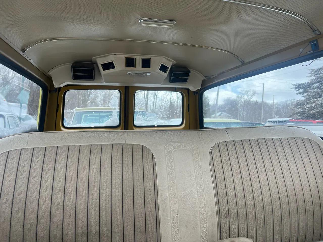 1972 Chevrolet K20 Suburban Custom Deluxe