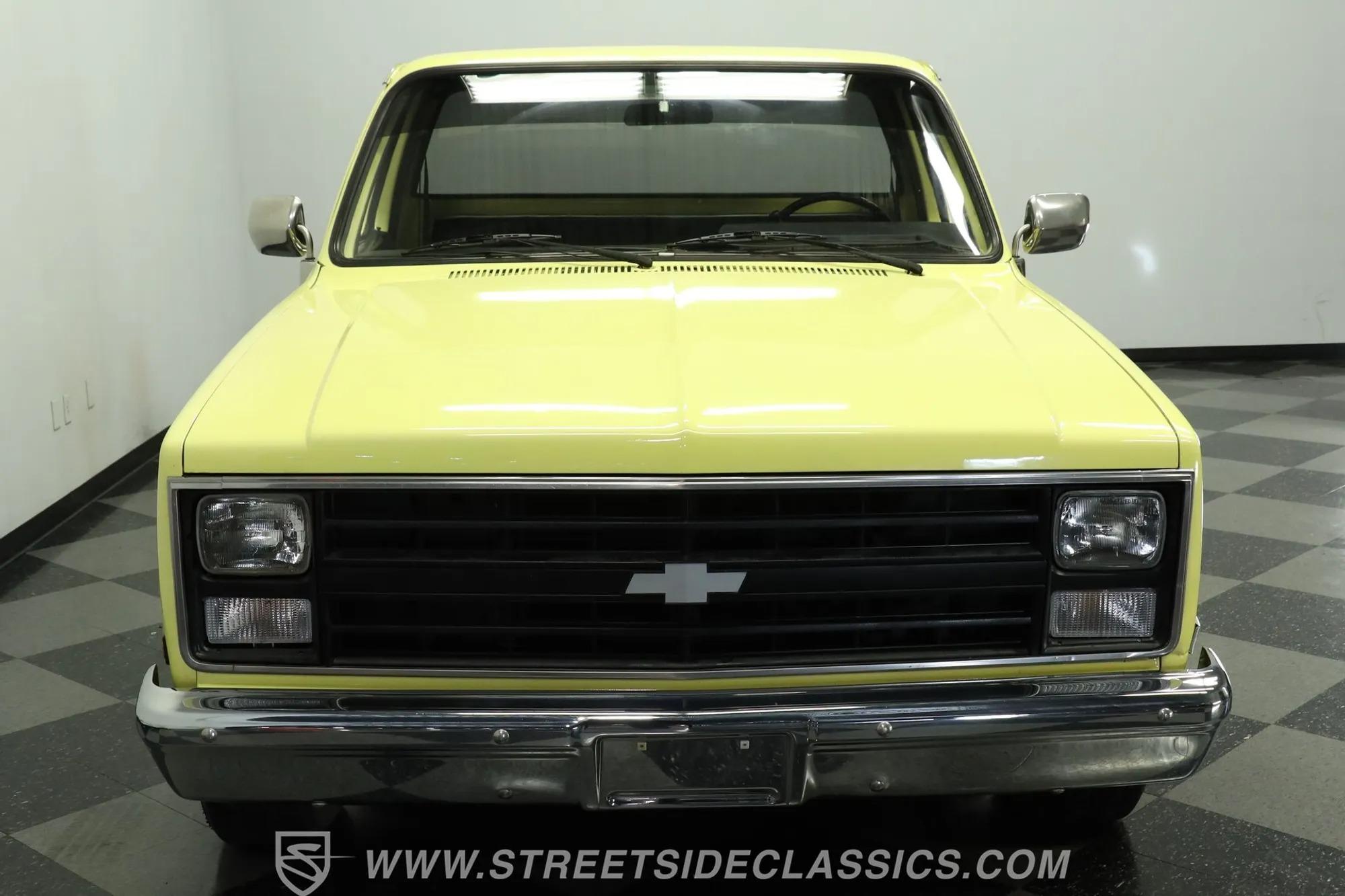 1987 Chevrolet C10 Custom Deluxe Stepside