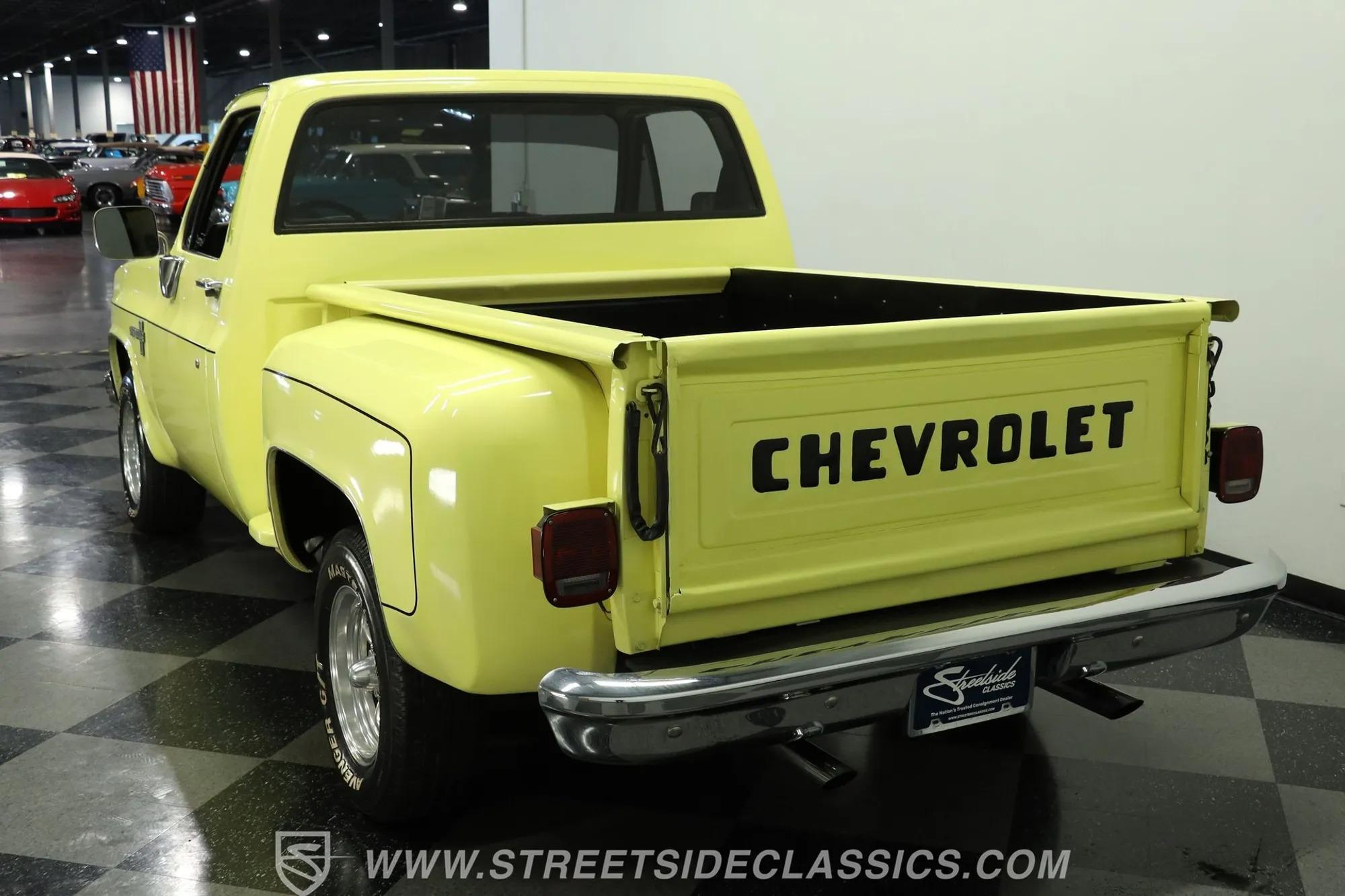 1987 Chevrolet C10 Custom Deluxe Stepside - 4