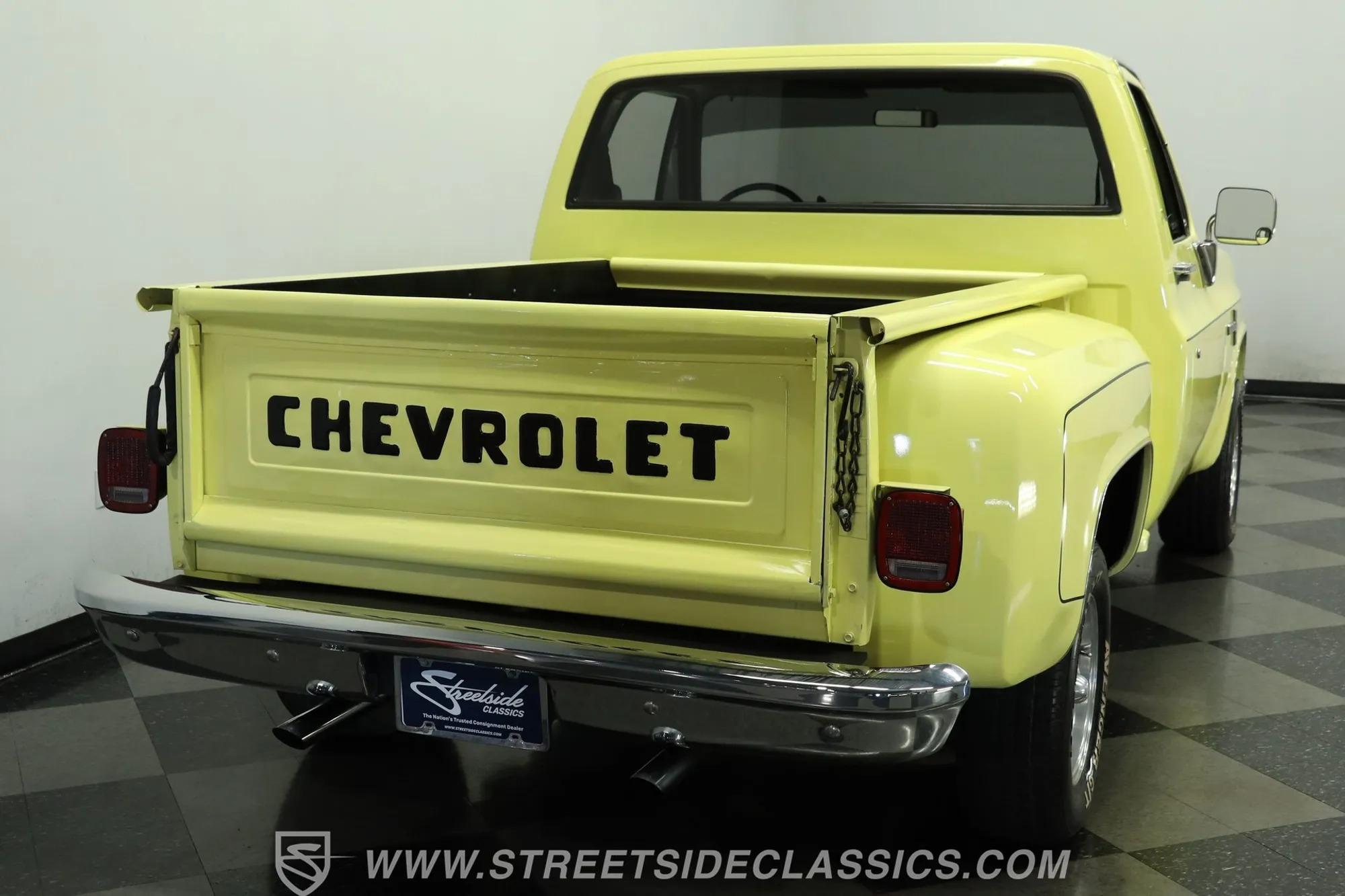 1987 Chevrolet C10 Custom Deluxe Stepside