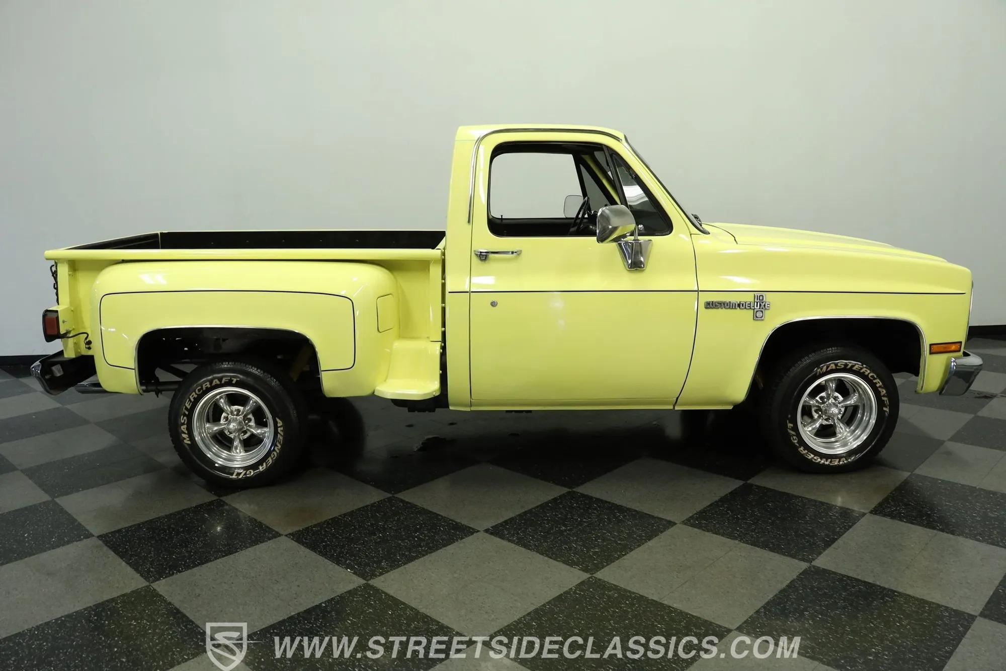 1987 Chevrolet C10 Custom Deluxe Stepside