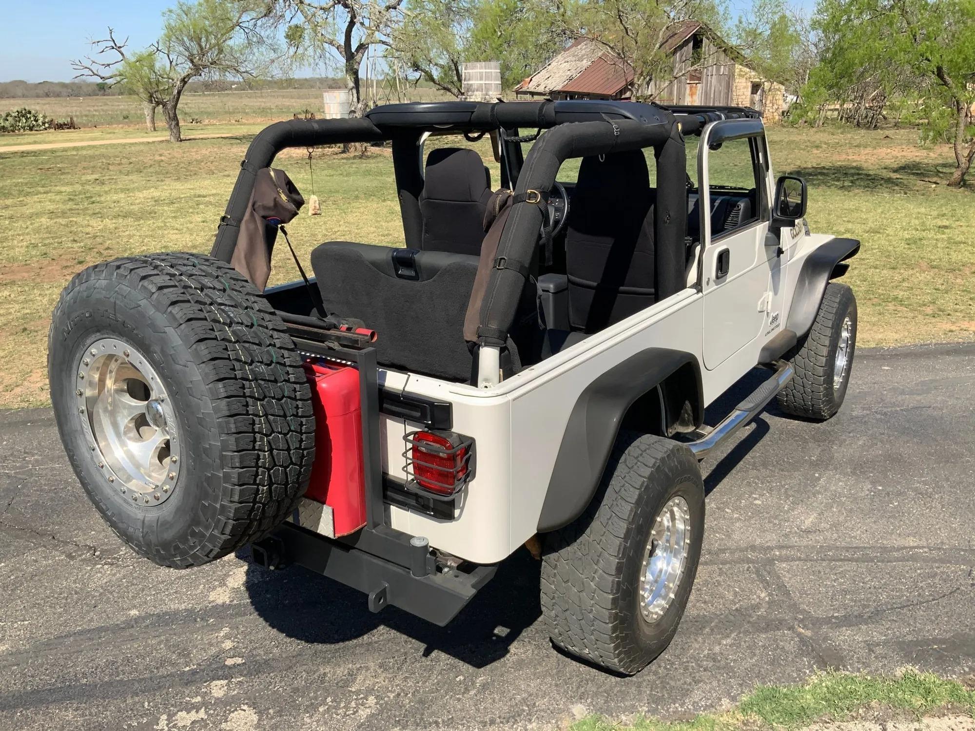 46k-Mile 2006 Jeep Wrangler Unlimited LJ Sport 4×4