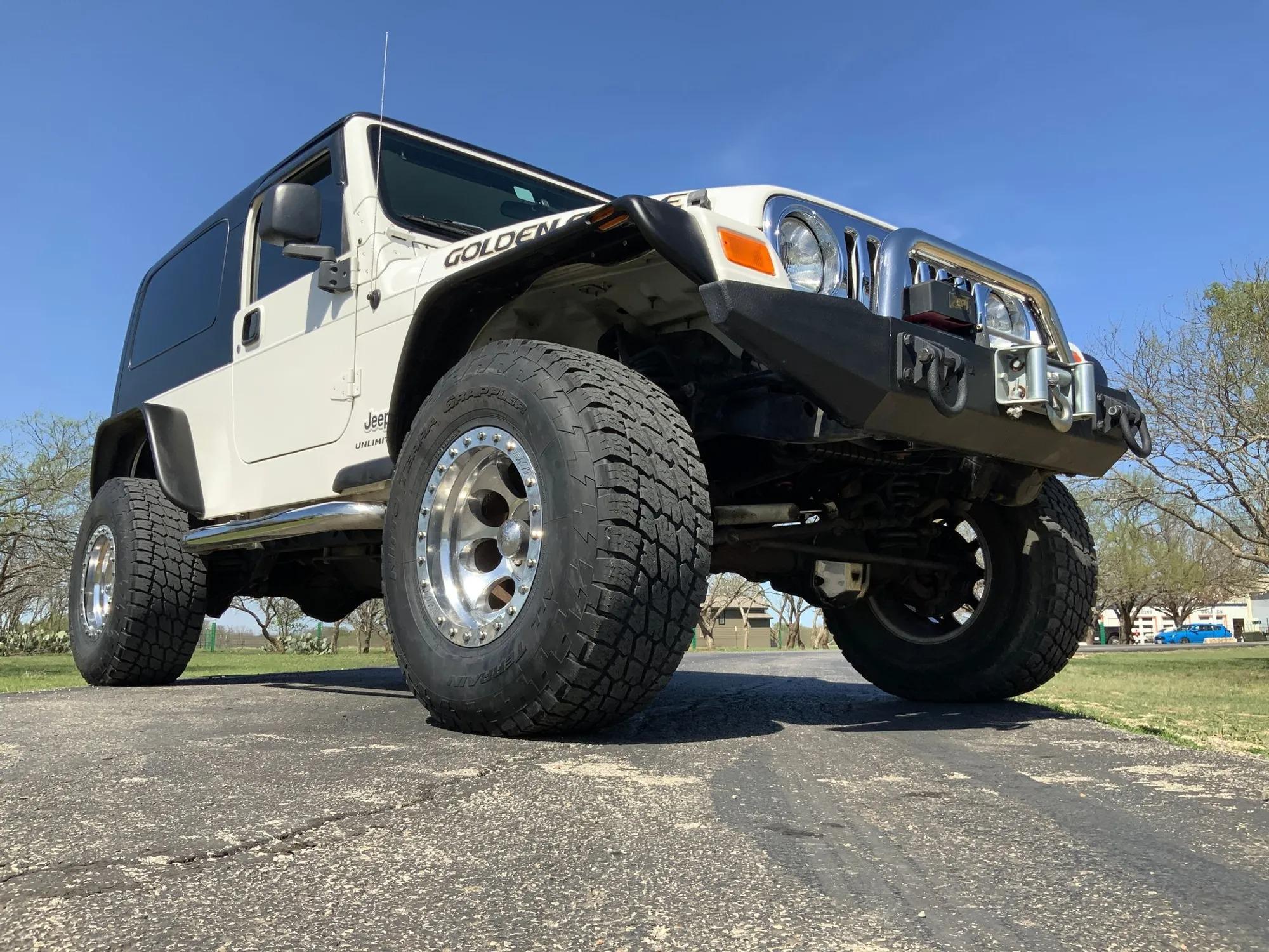 46k-Mile 2006 Jeep Wrangler Unlimited LJ Sport 4×4 - 3