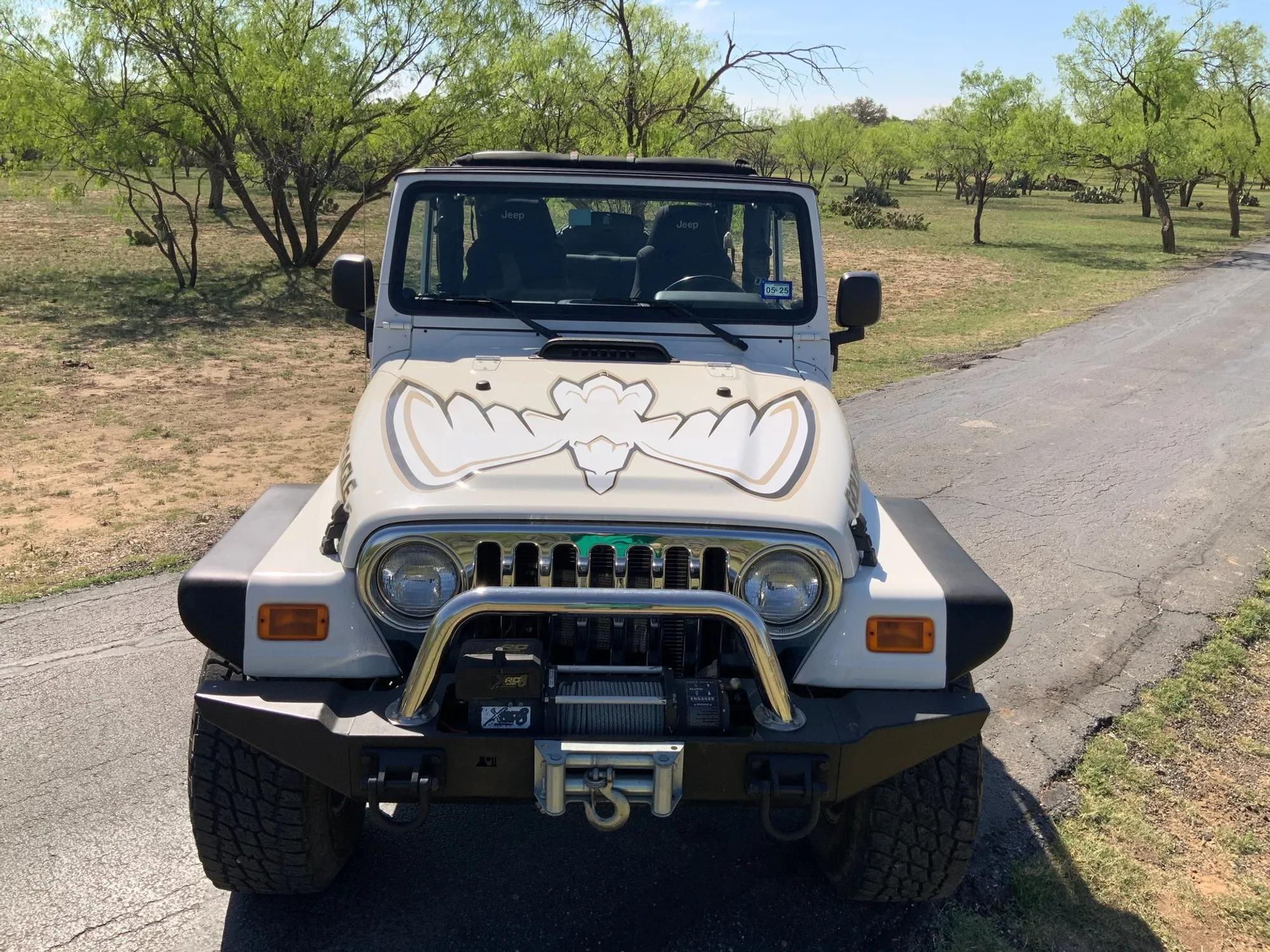 46k-Mile 2006 Jeep Wrangler Unlimited LJ Sport 4×4