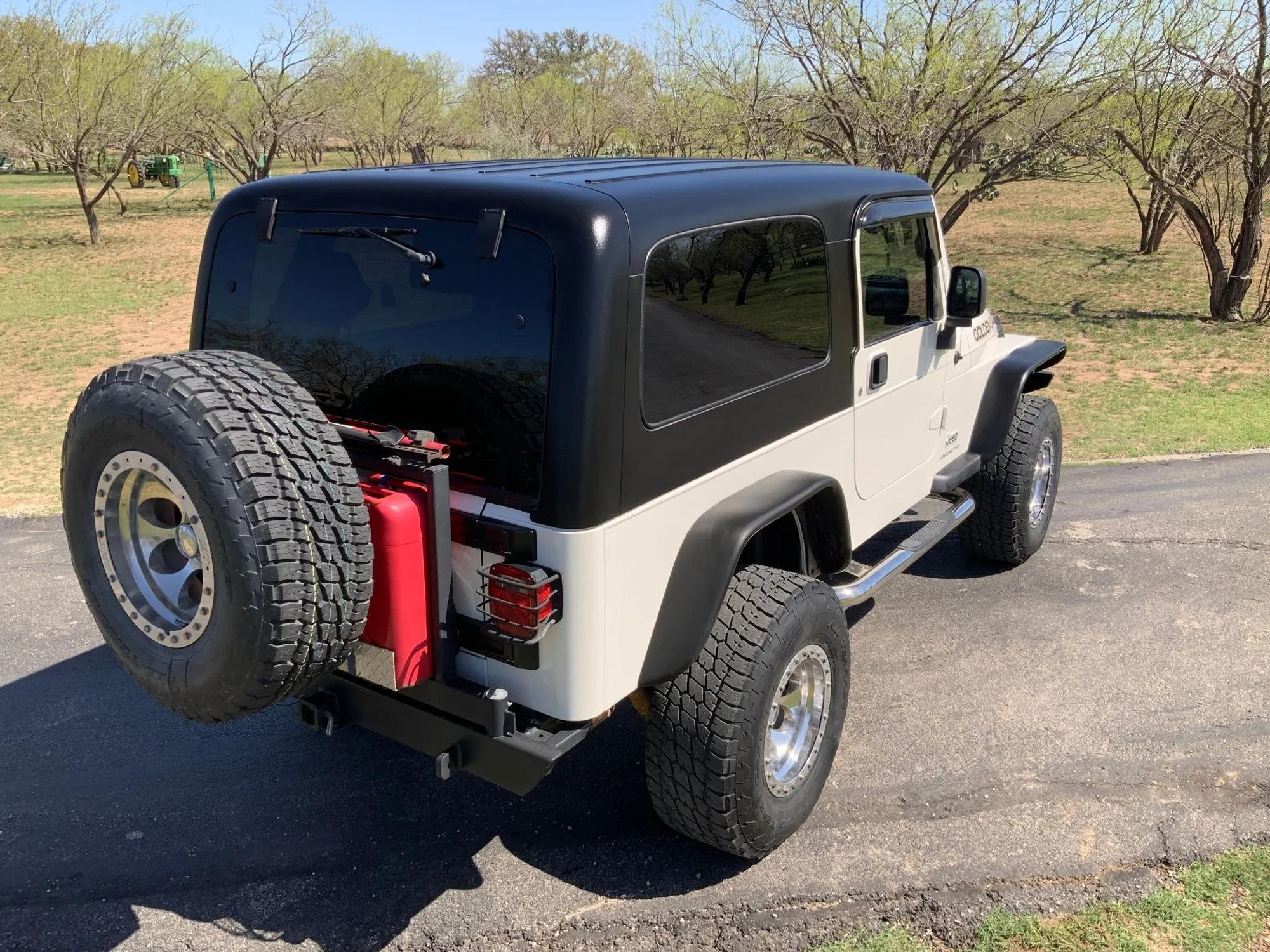 46k-Mile 2006 Jeep Wrangler Unlimited LJ Sport 4×4