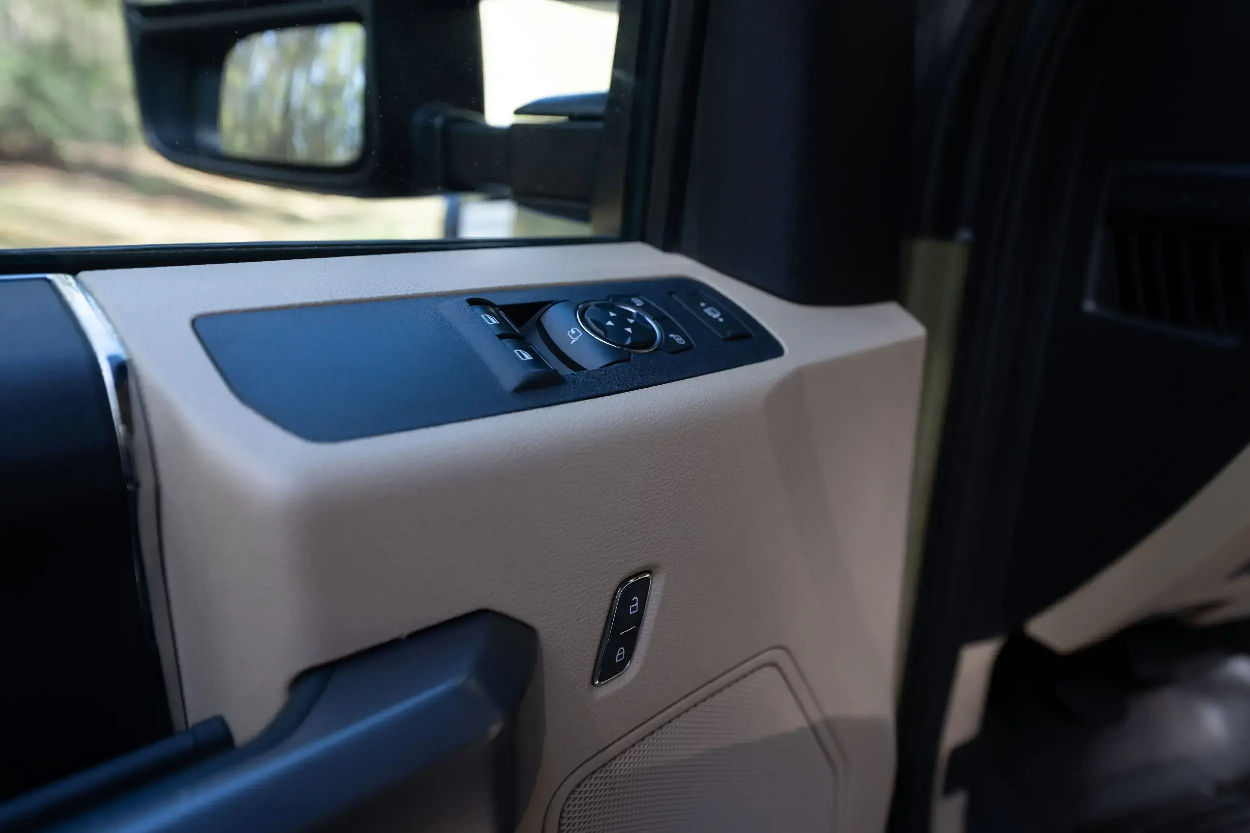 2021 Ford F-550 Expedition Vehicle