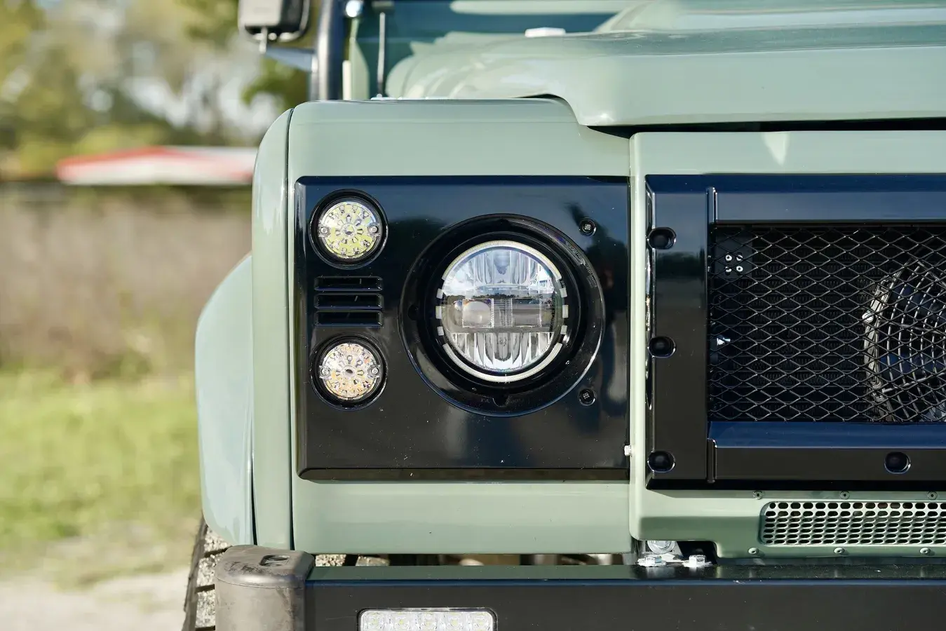 Restomod 1997 Land Rover Defender 90 Soft Top