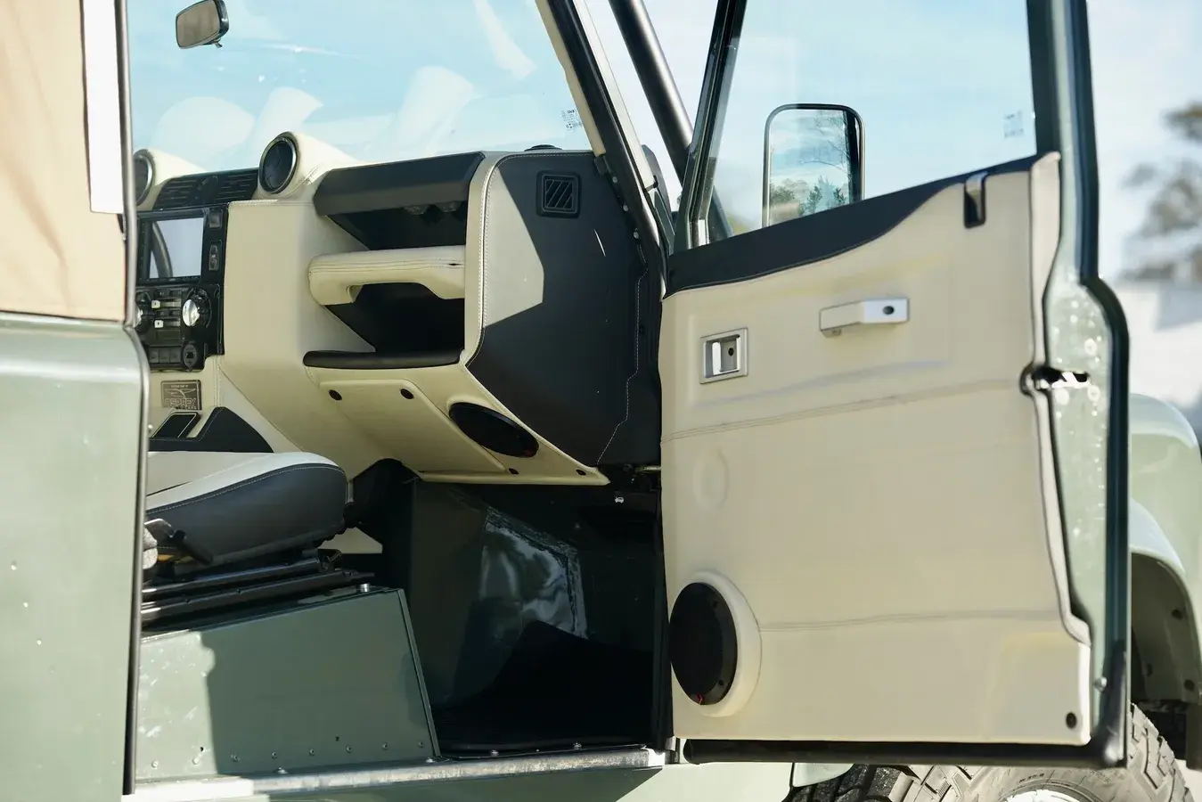 Restomod 1997 Land Rover Defender 90 Soft Top