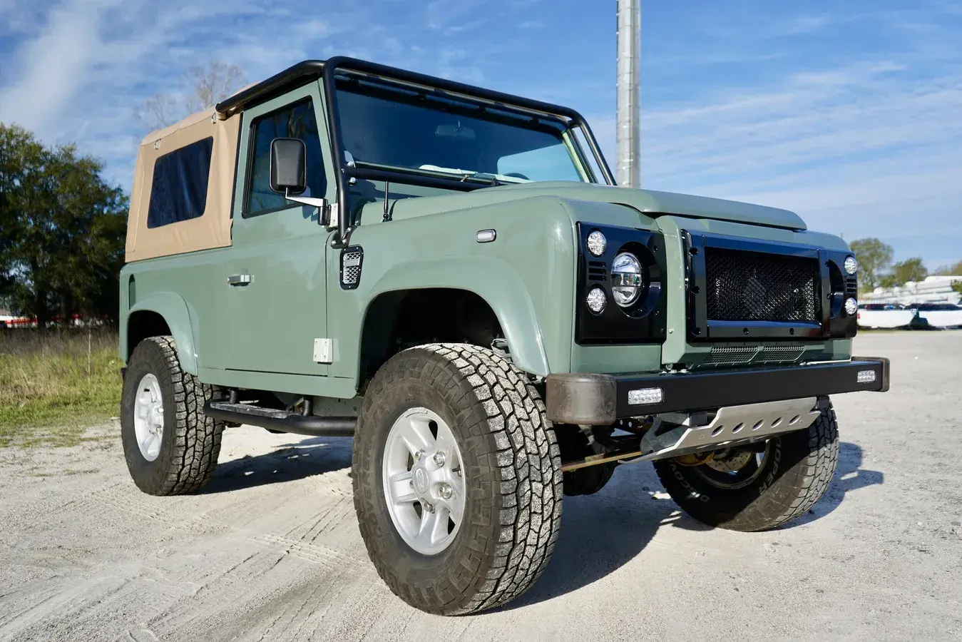 Restomod 1997 Land Rover Defender 90 Soft Top