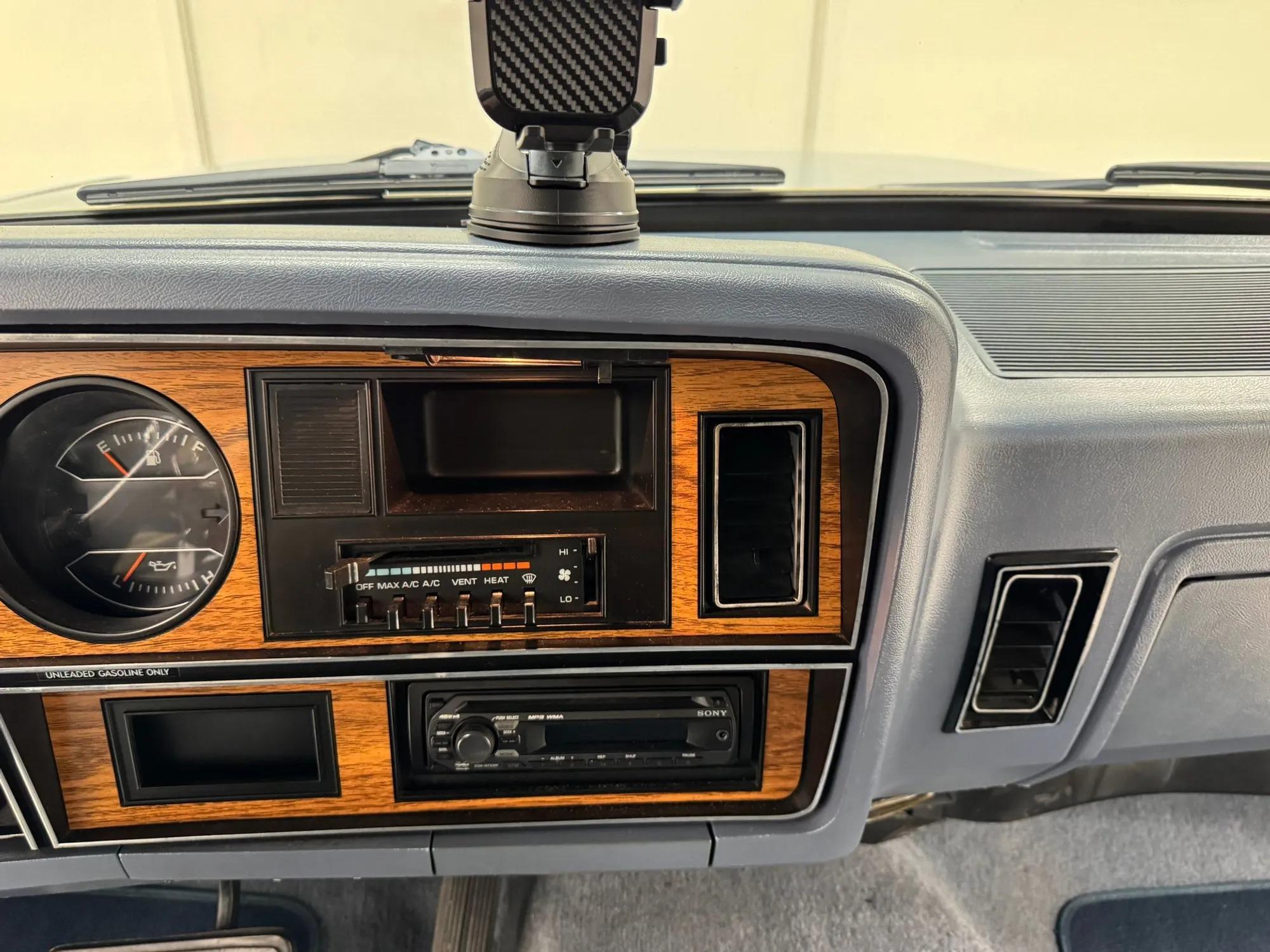 1987 Dodge Ramcharger 150 LE