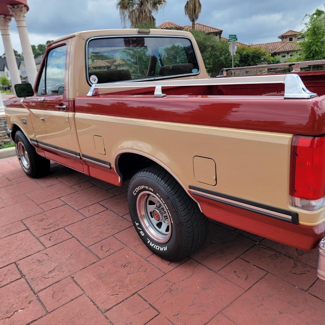 1987 Ford F-150 XLT Lariat - 3