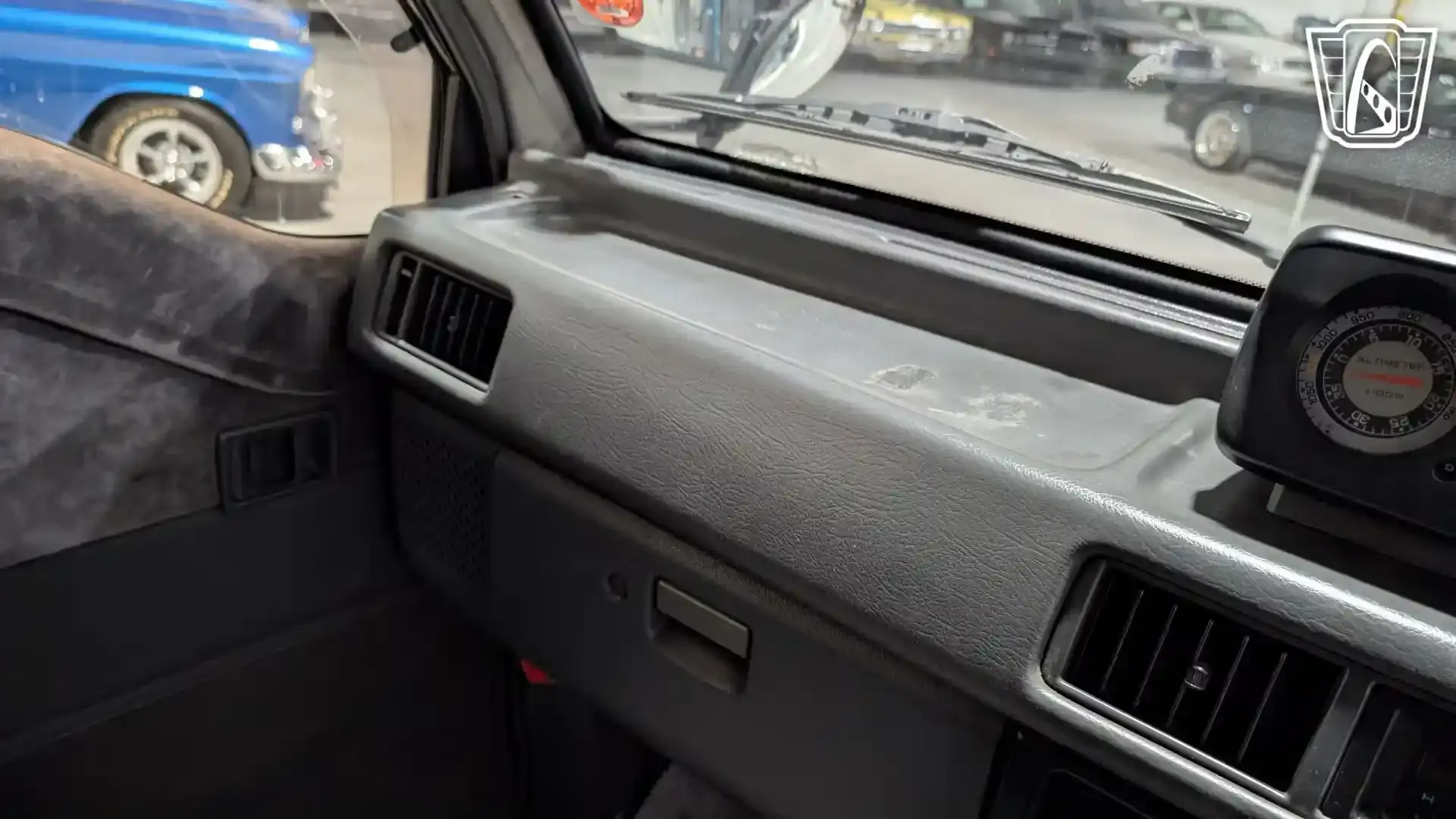 1995 Mitsubishi Delica