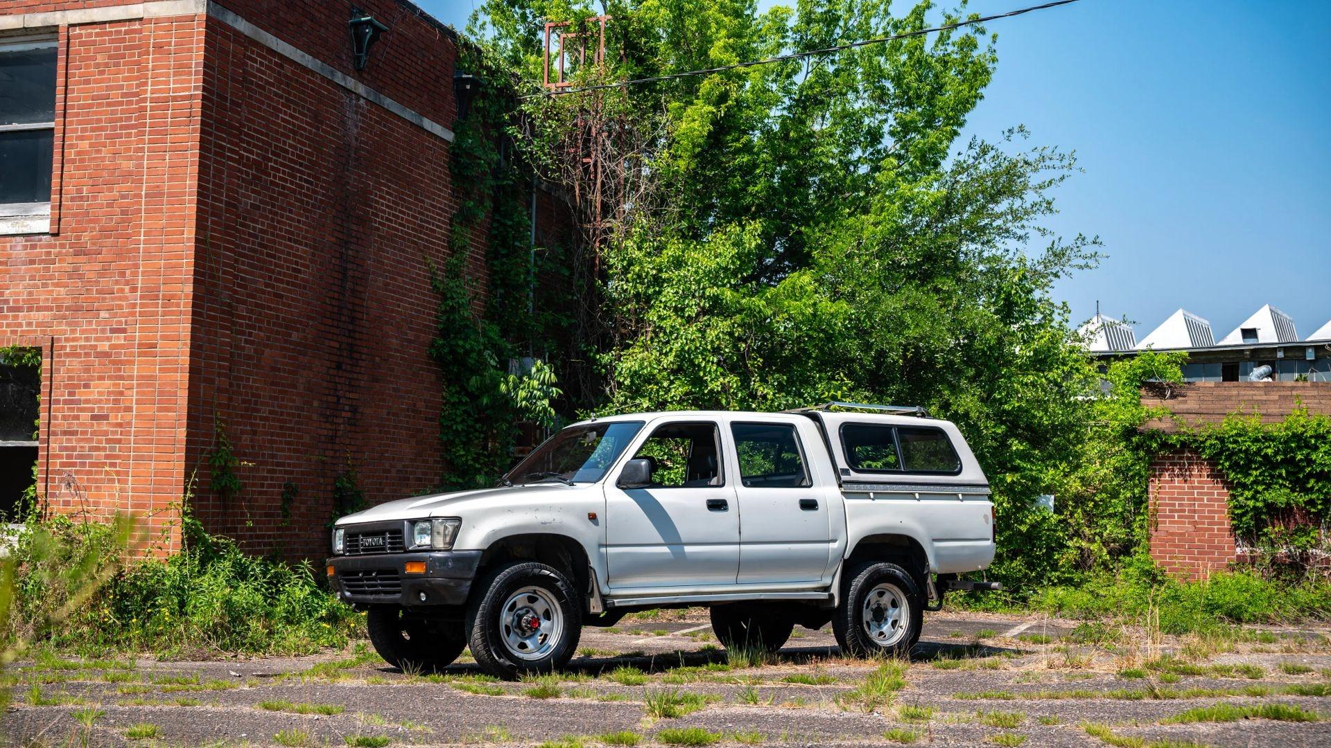 1989 TOYOTA HILUX LN105 - 2
